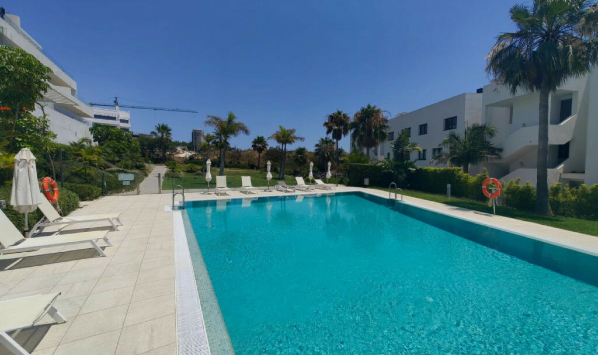 Resale - Apartment -
Estepona