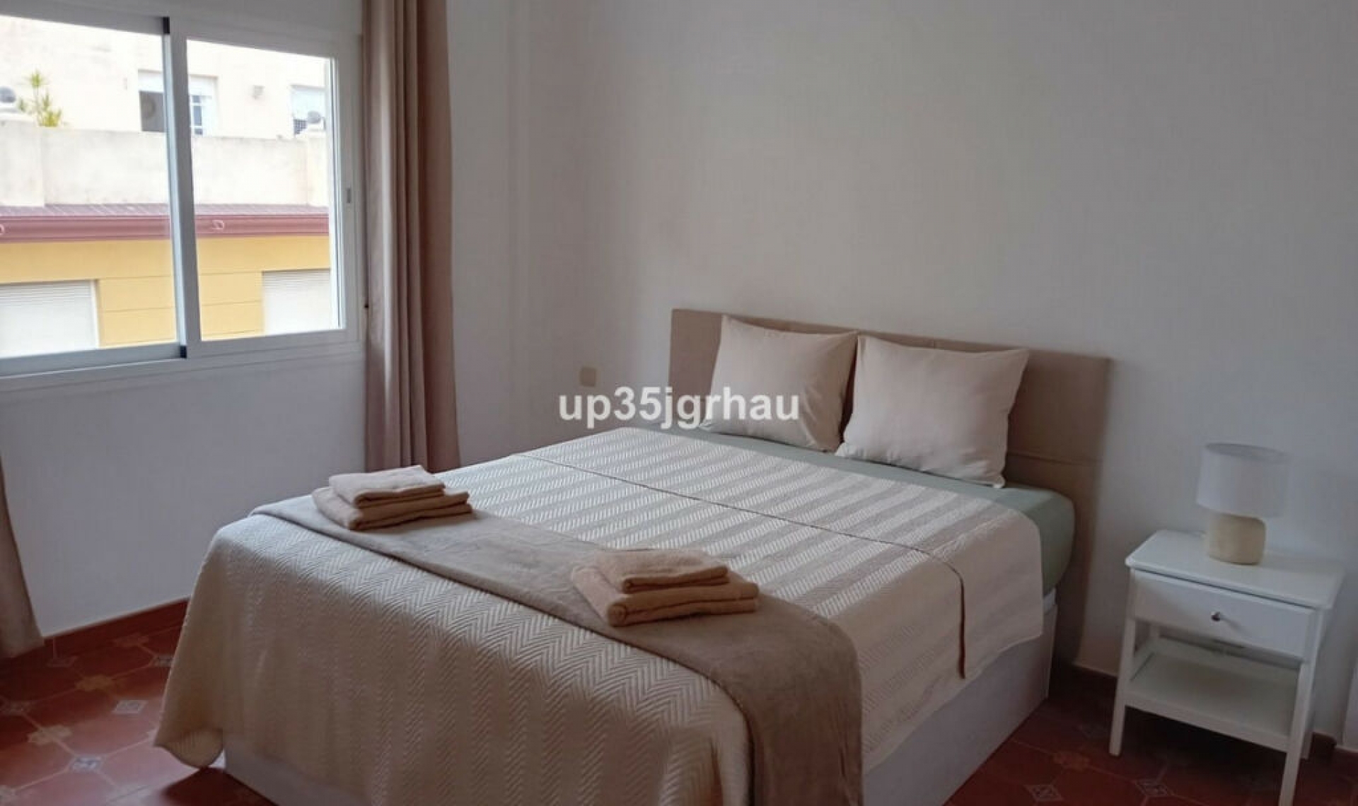 Resale - Apartment -
Estepona