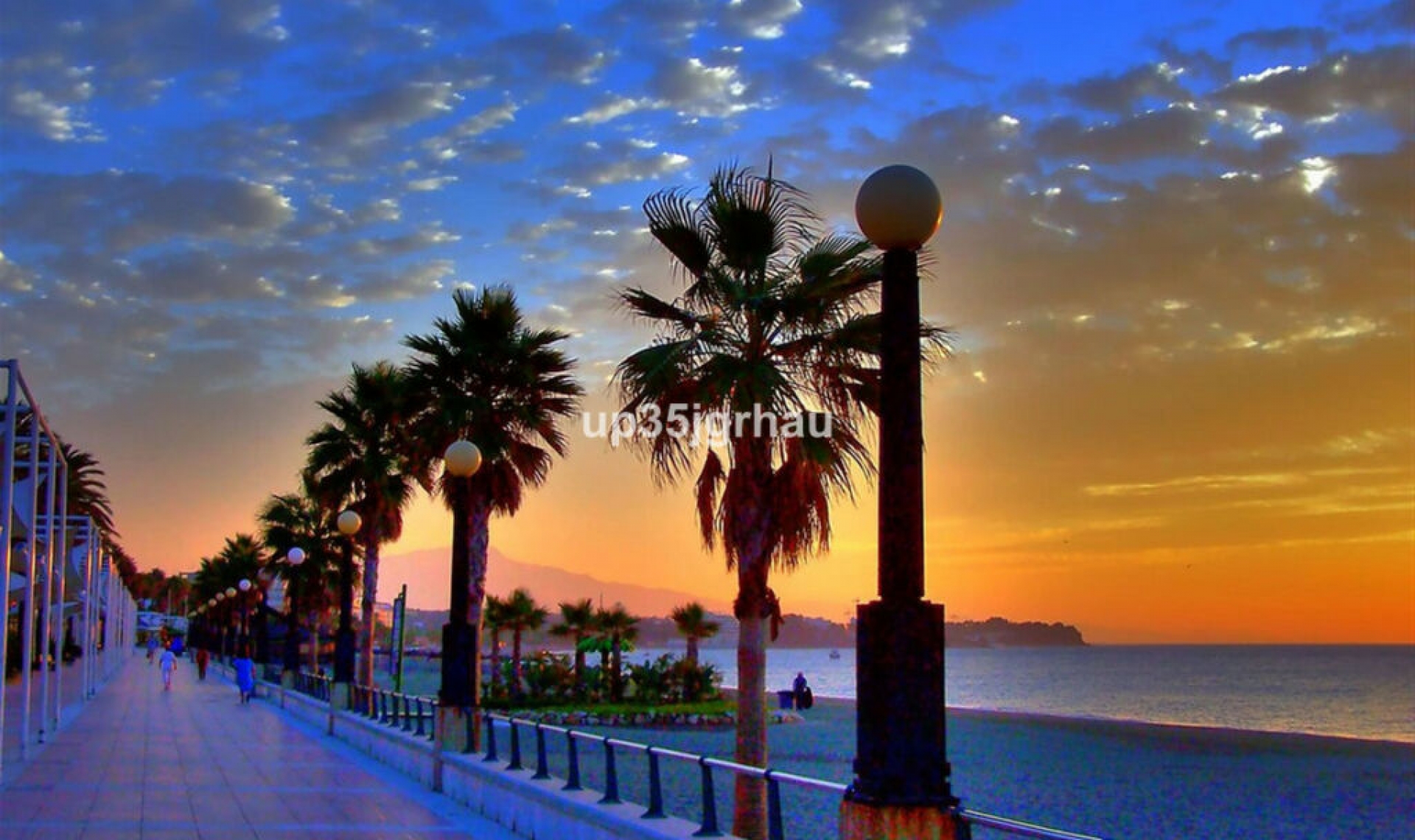 Resale - Apartment -
Estepona