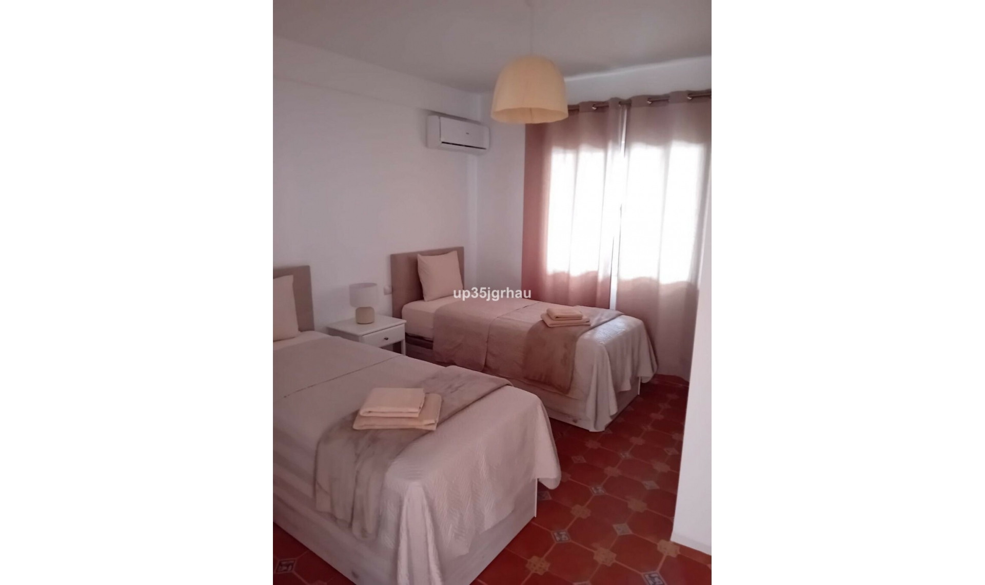Resale - Apartment -
Estepona
