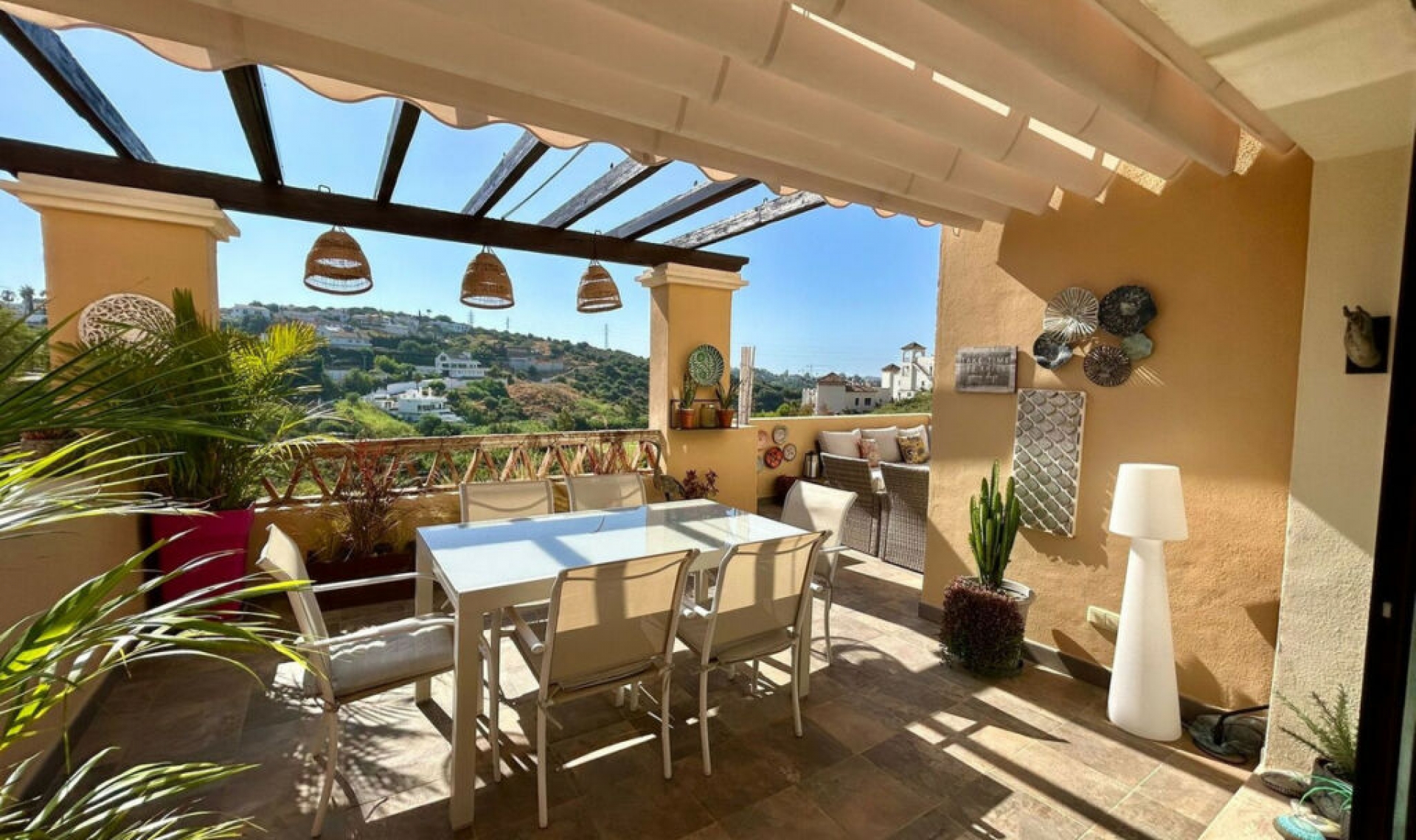 Resale - Apartment -
Estepona