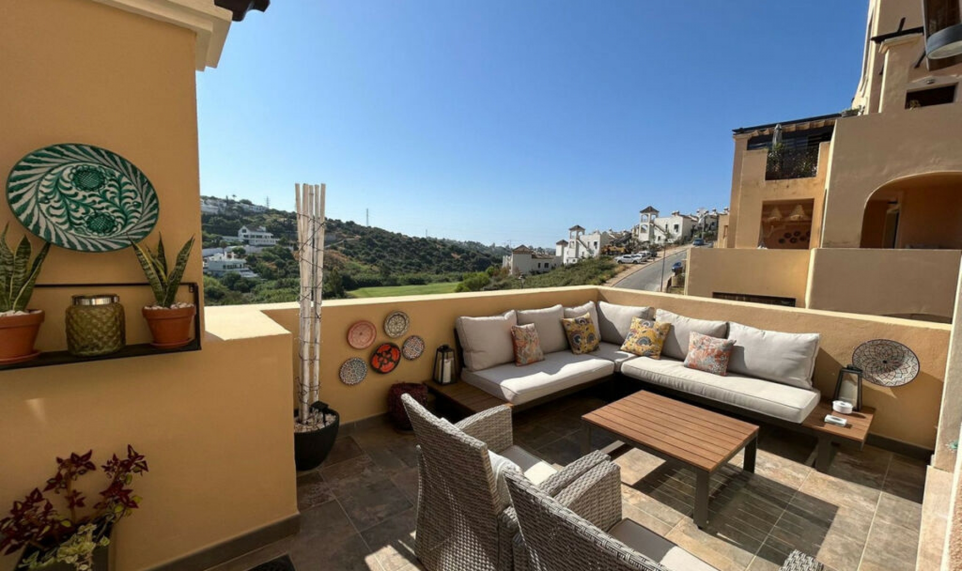 Resale - Apartment -
Estepona