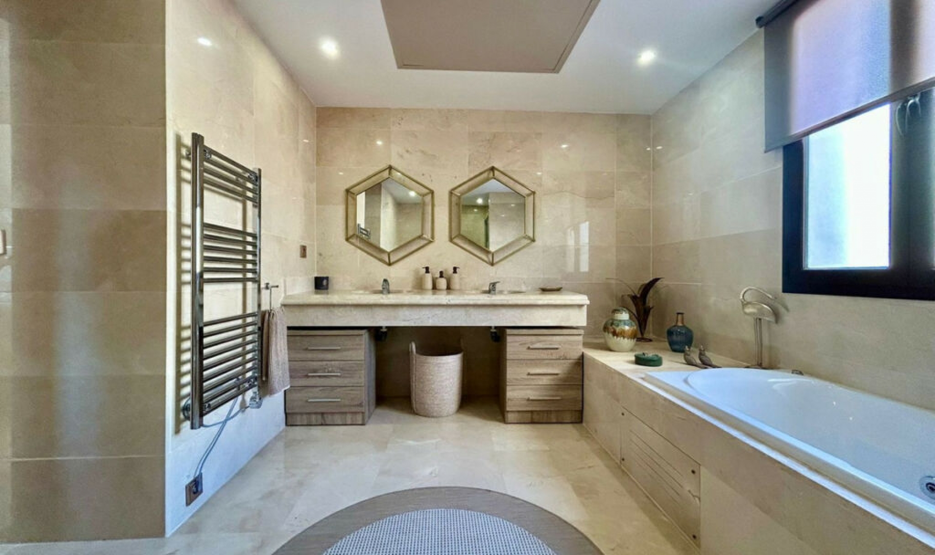 Resale - Apartment -
Estepona