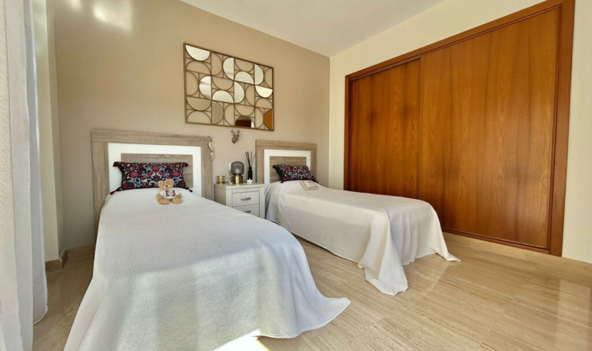 Resale - Apartment -
Estepona