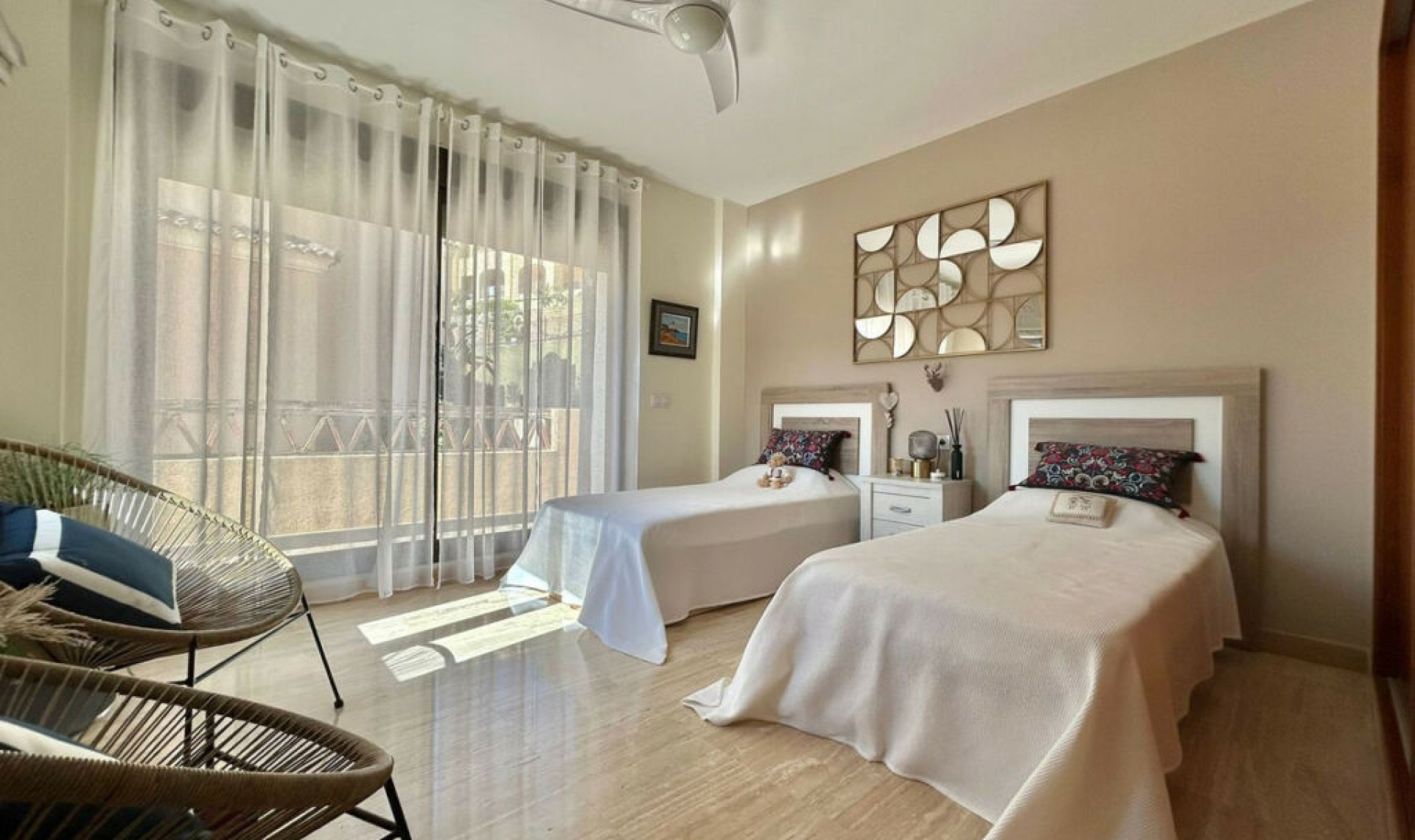 Resale - Apartment -
Estepona
