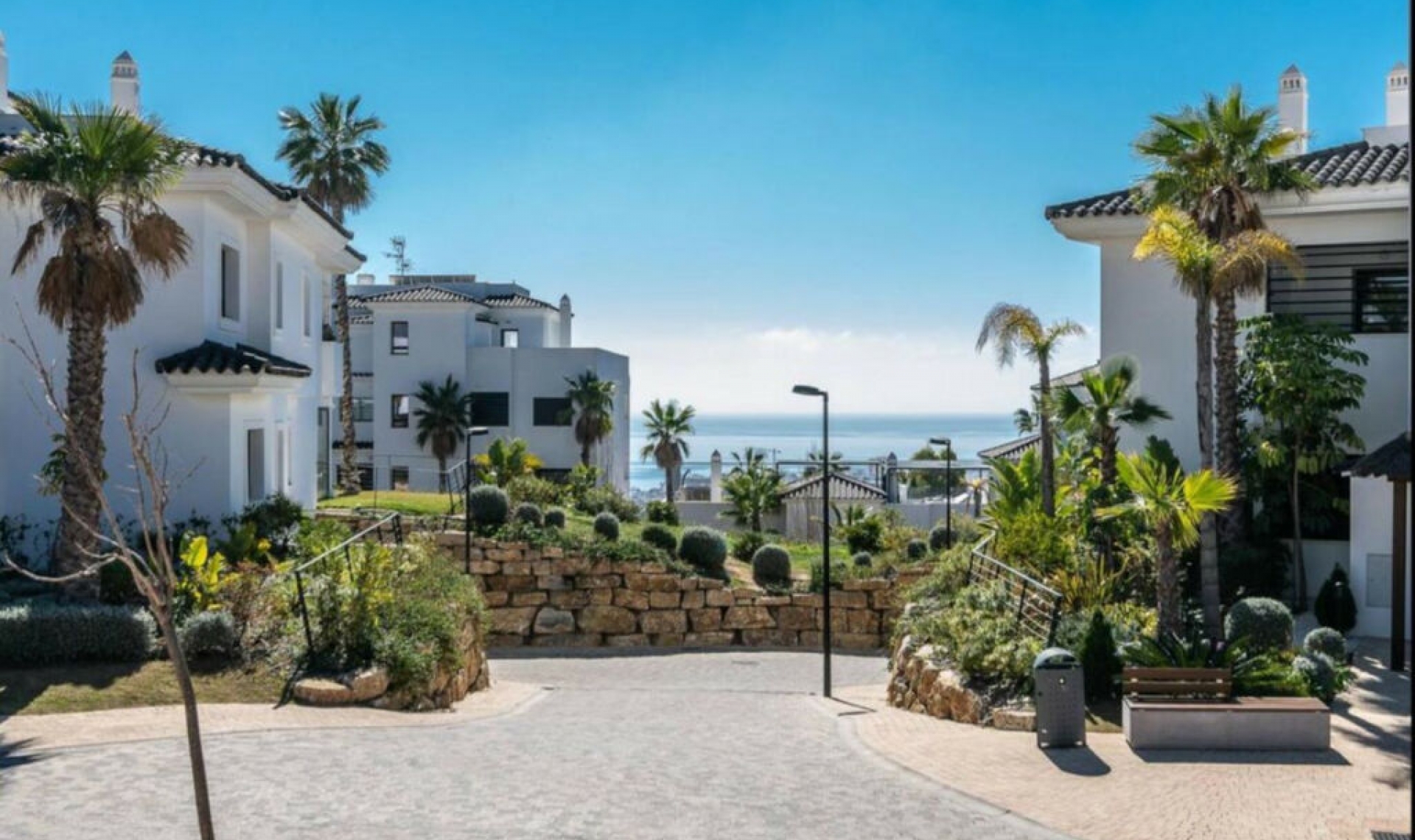 Resale - Apartment -
Estepona