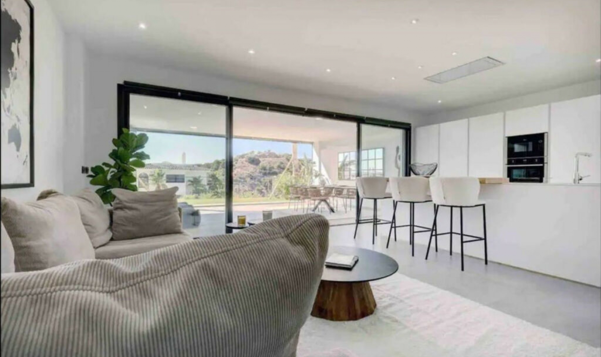 Resale - Apartment -
Estepona