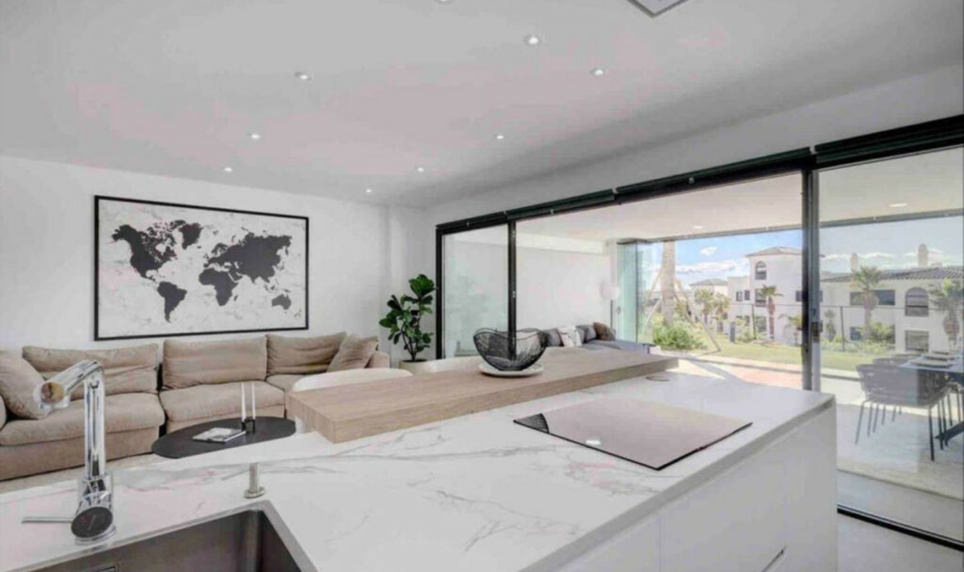 Resale - Apartment -
Estepona