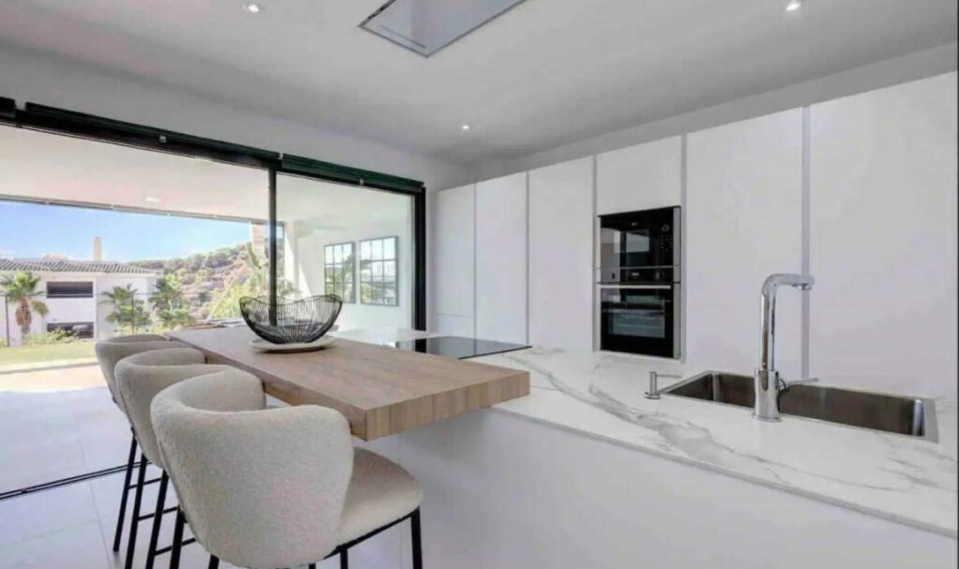 Resale - Apartment -
Estepona