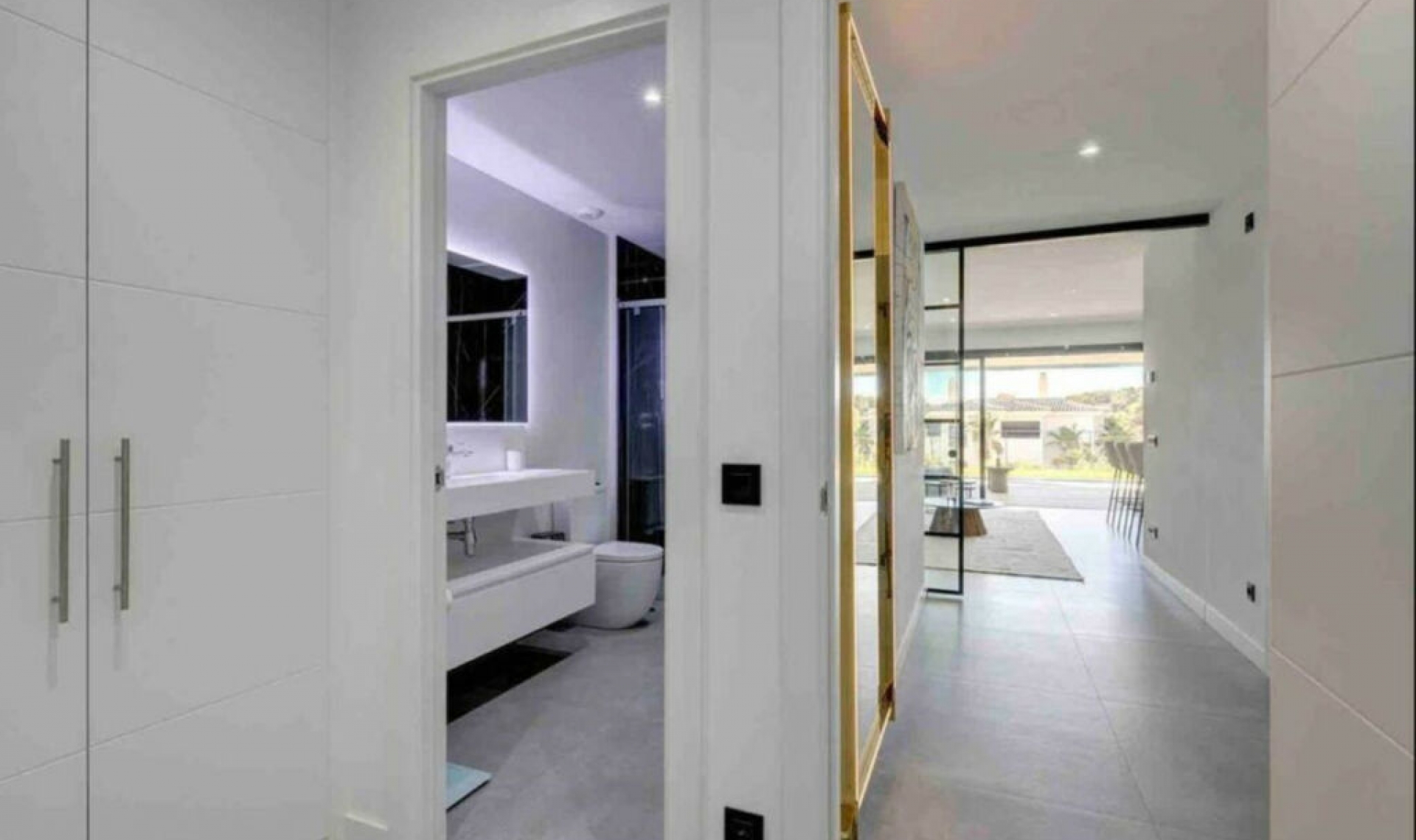 Resale - Apartment -
Estepona