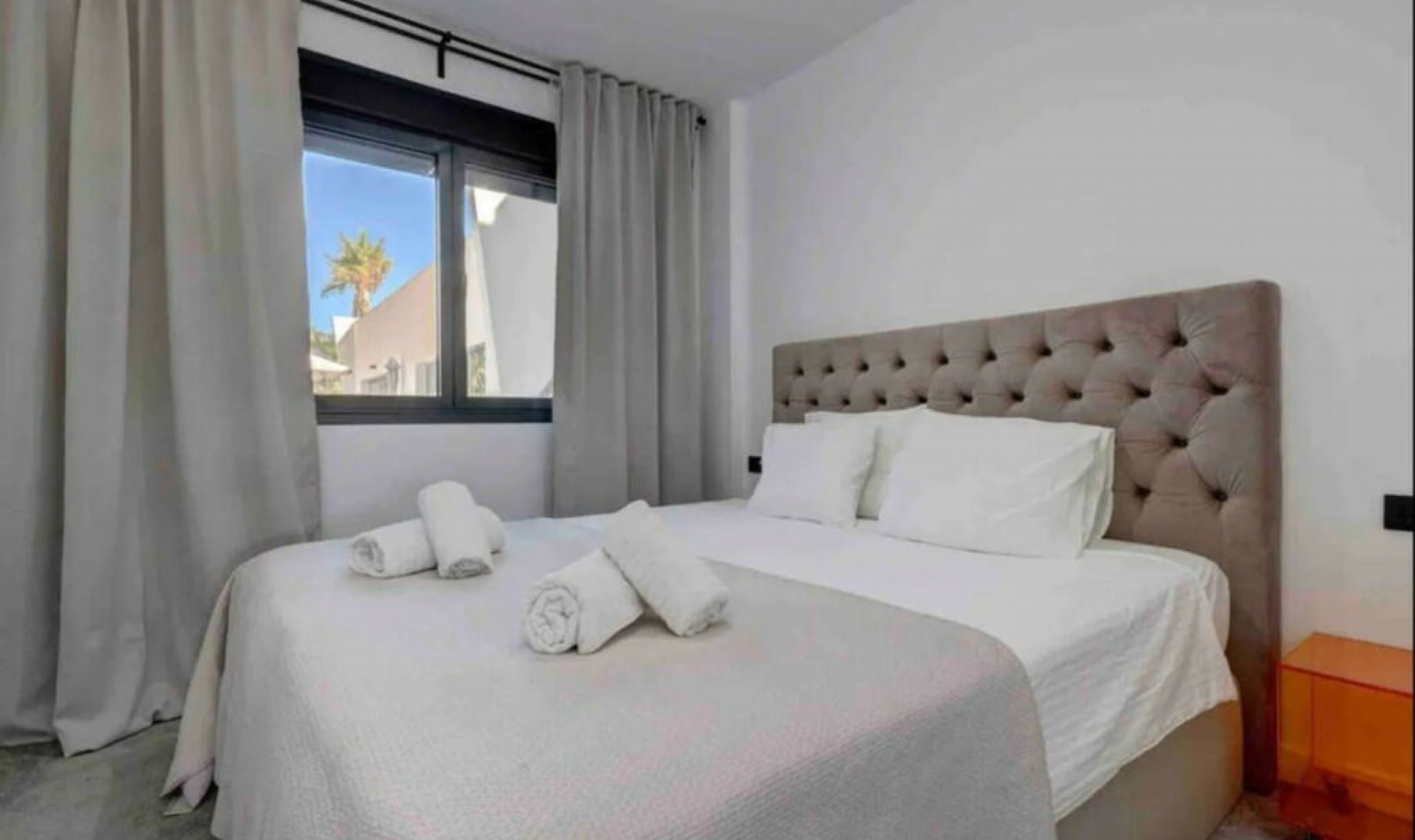 Resale - Apartment -
Estepona