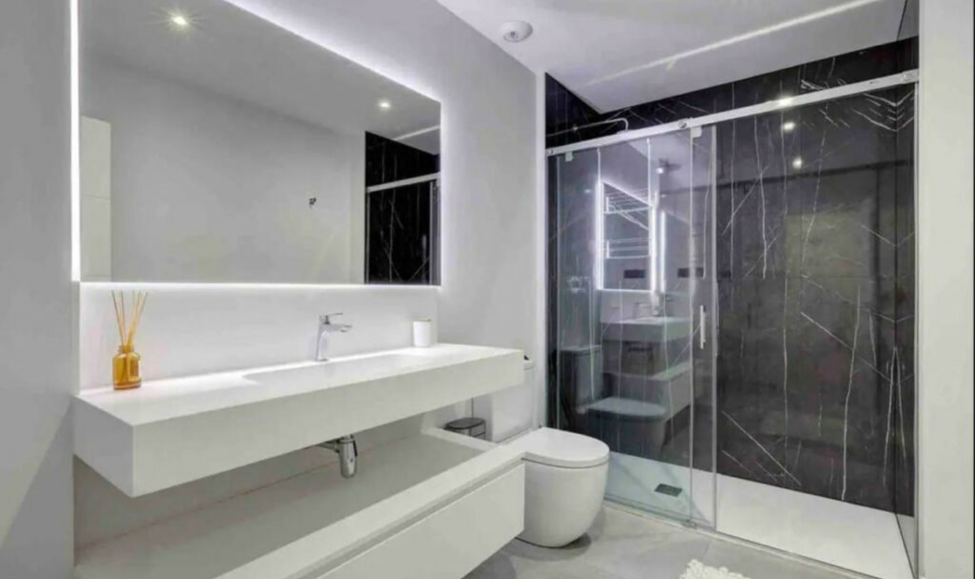 Resale - Apartment -
Estepona