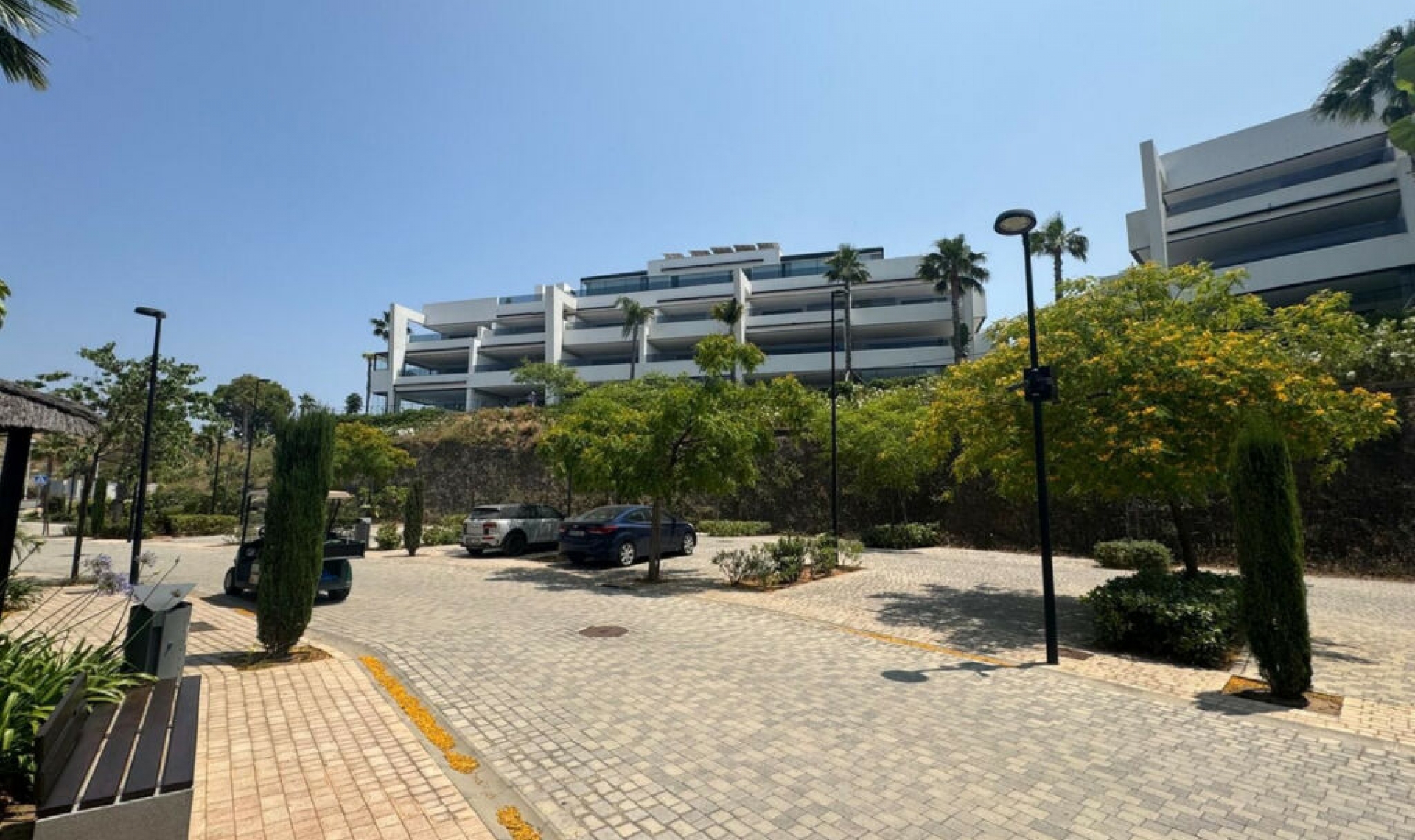 Resale - Apartment -
Estepona