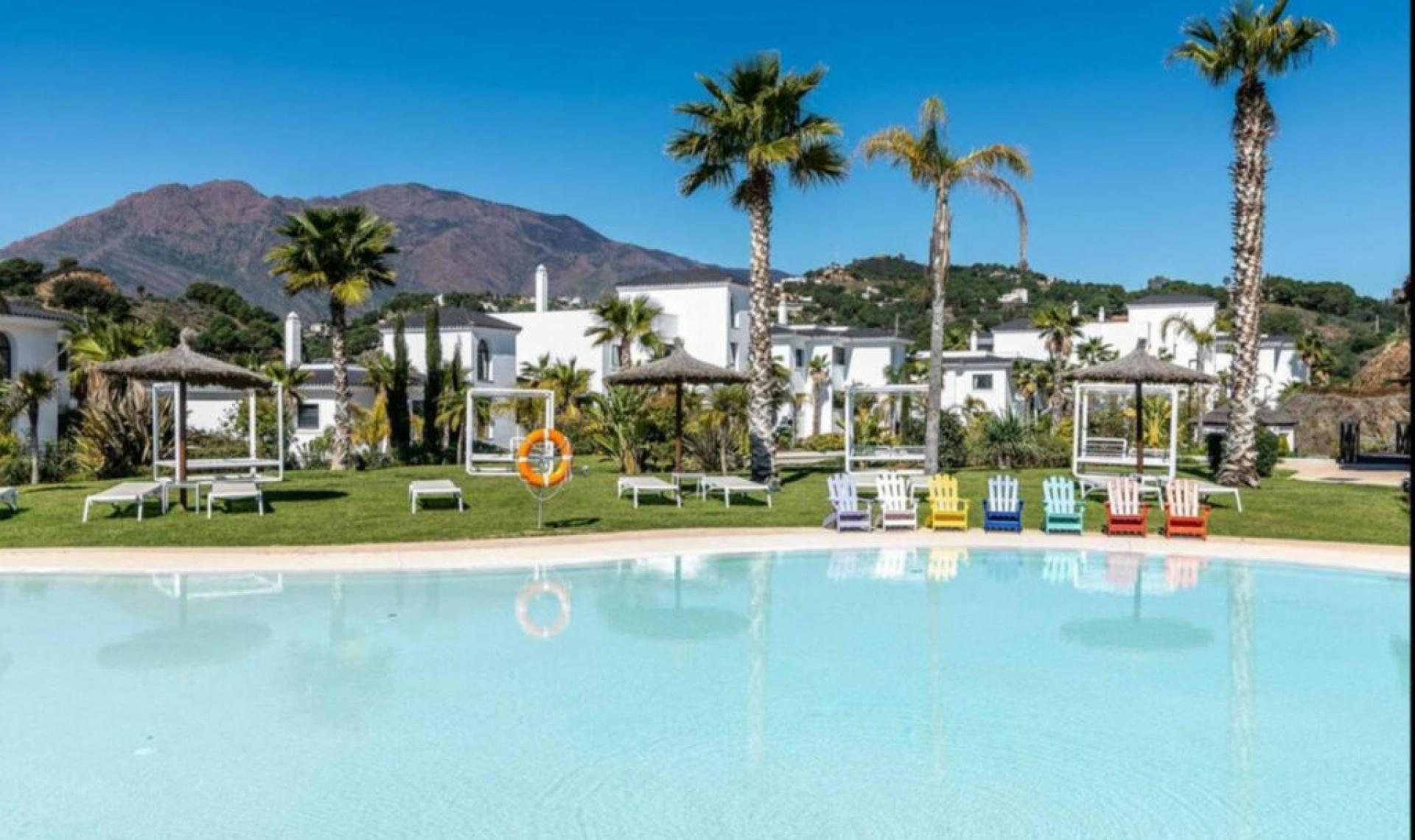 Resale - Apartment -
Estepona