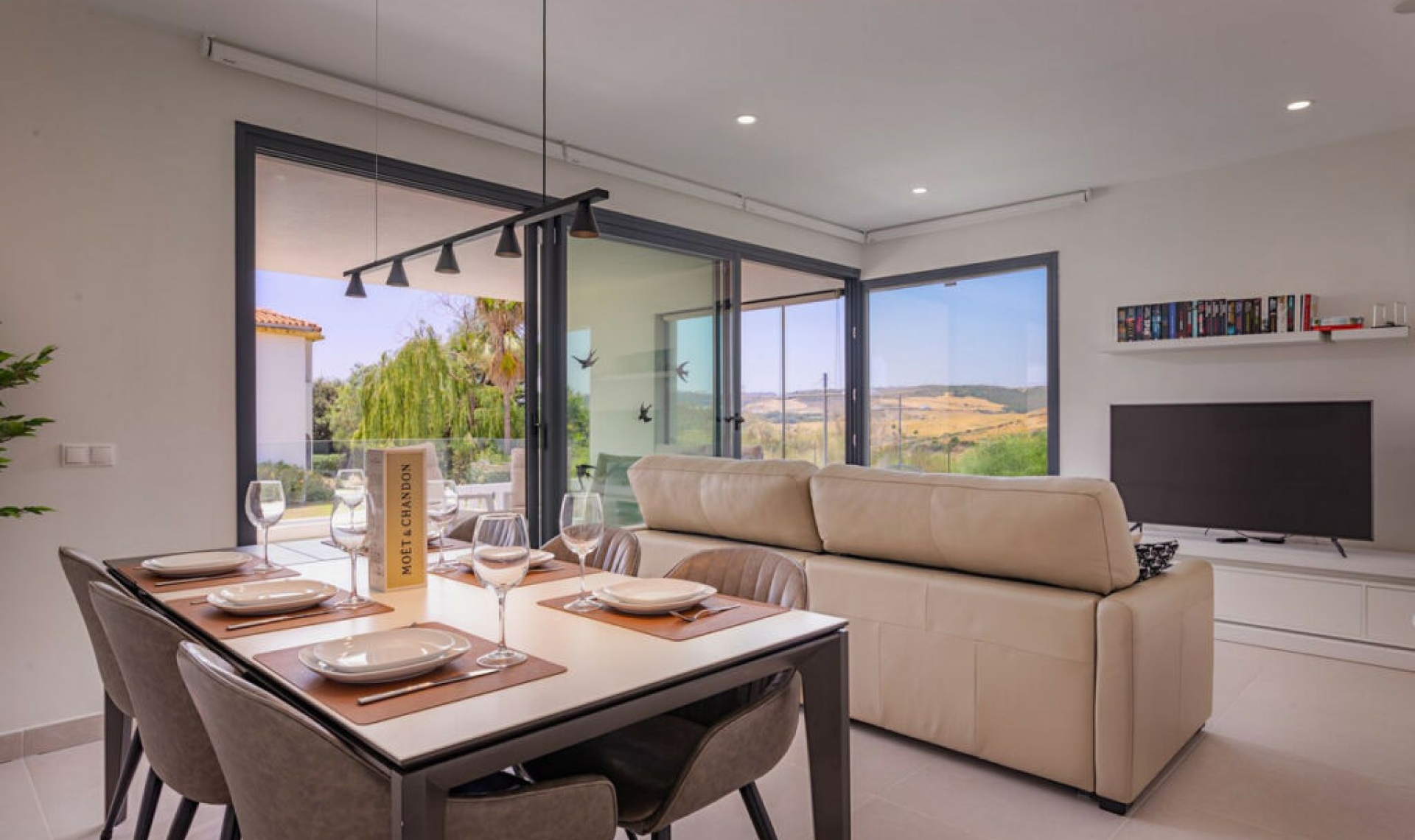 Resale - Apartment -
Estepona