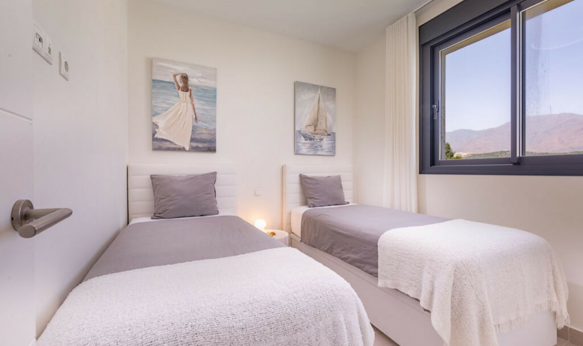 Resale - Apartment -
Estepona