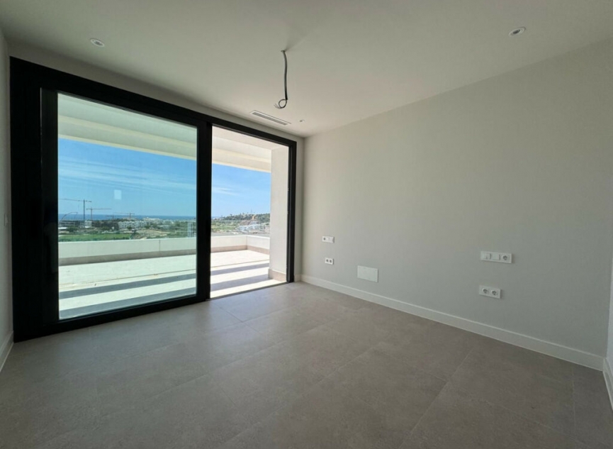 Resale - Apartment -
Estepona