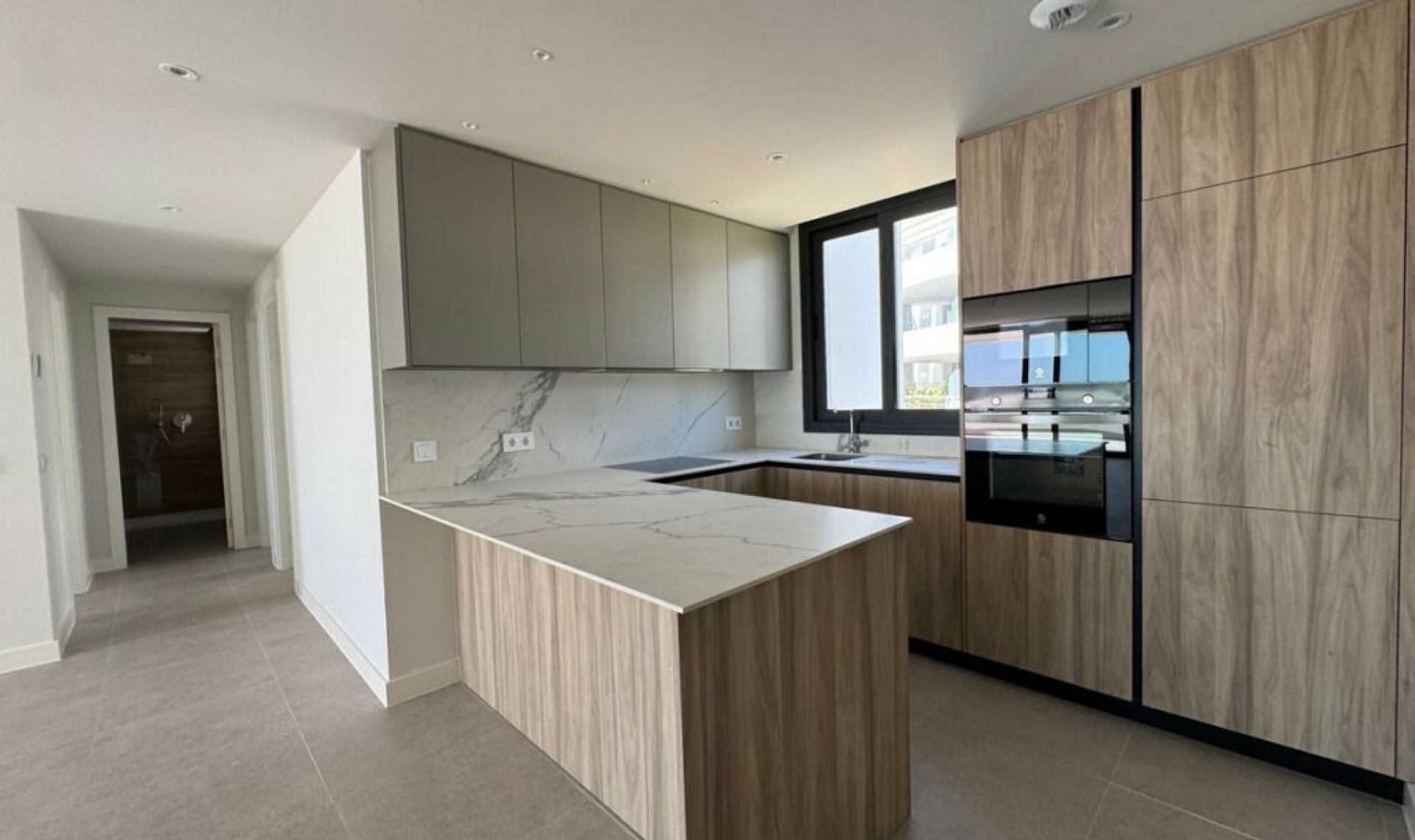 Resale - Apartment -
Estepona