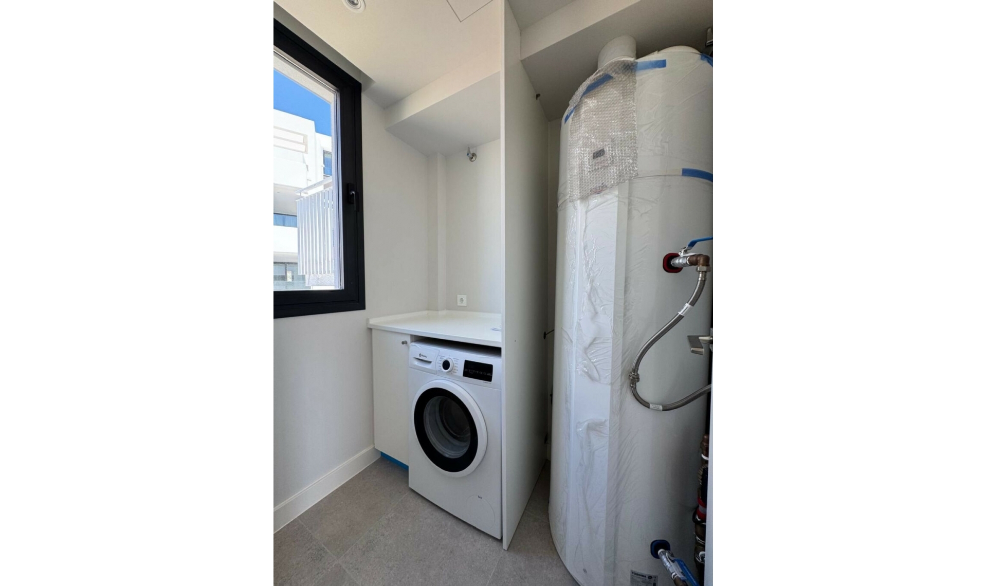 Resale - Apartment -
Estepona