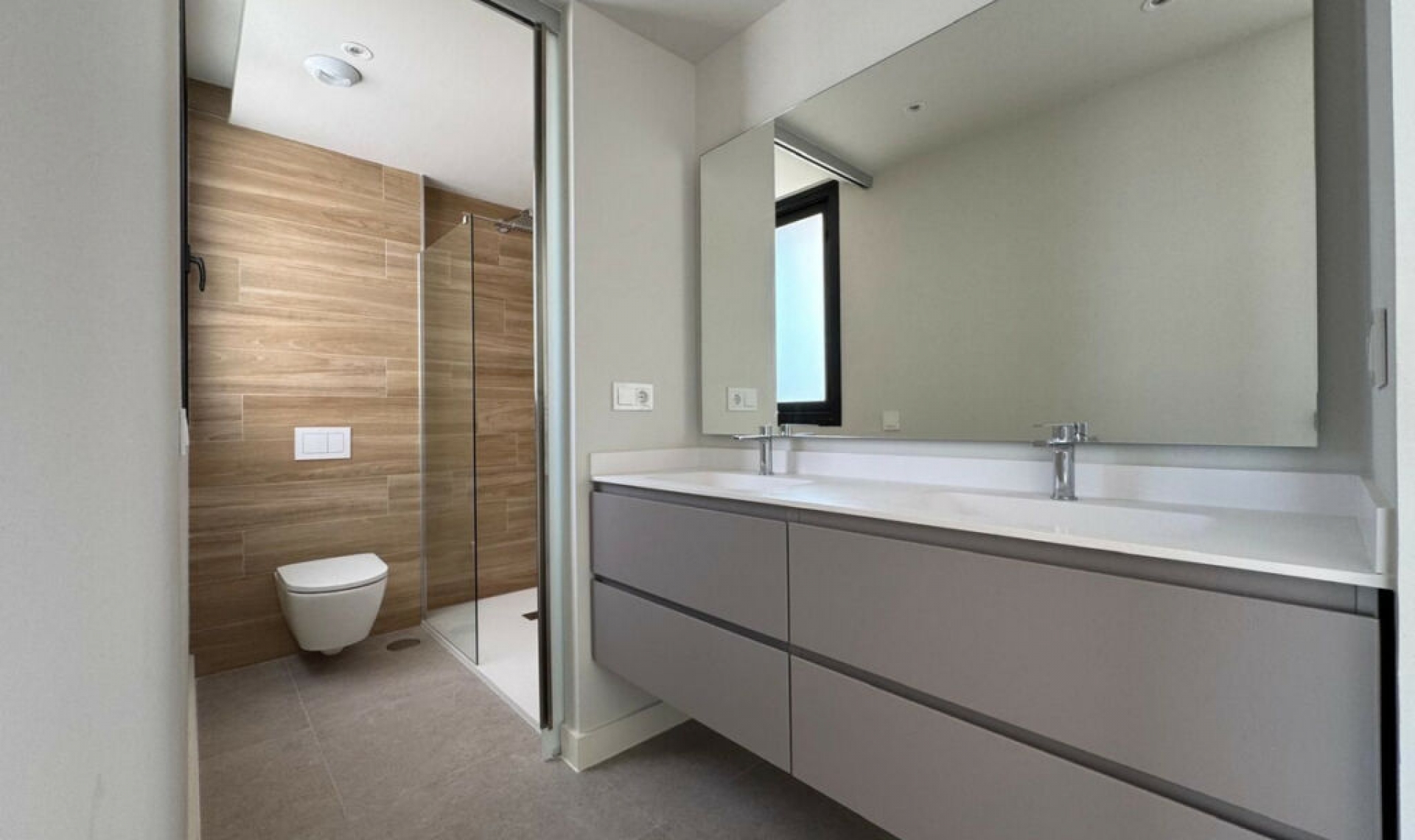 Resale - Apartment -
Estepona