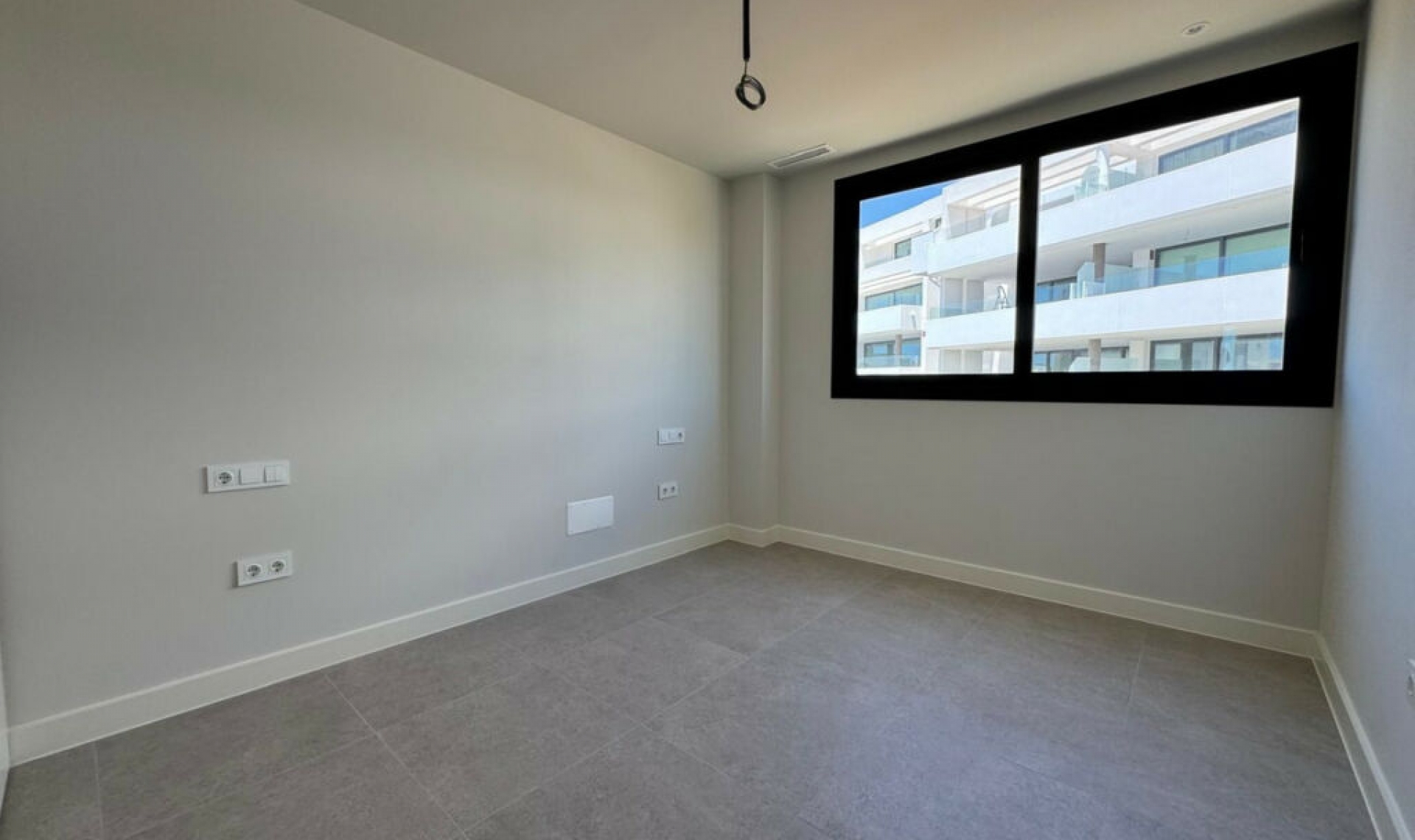 Resale - Apartment -
Estepona