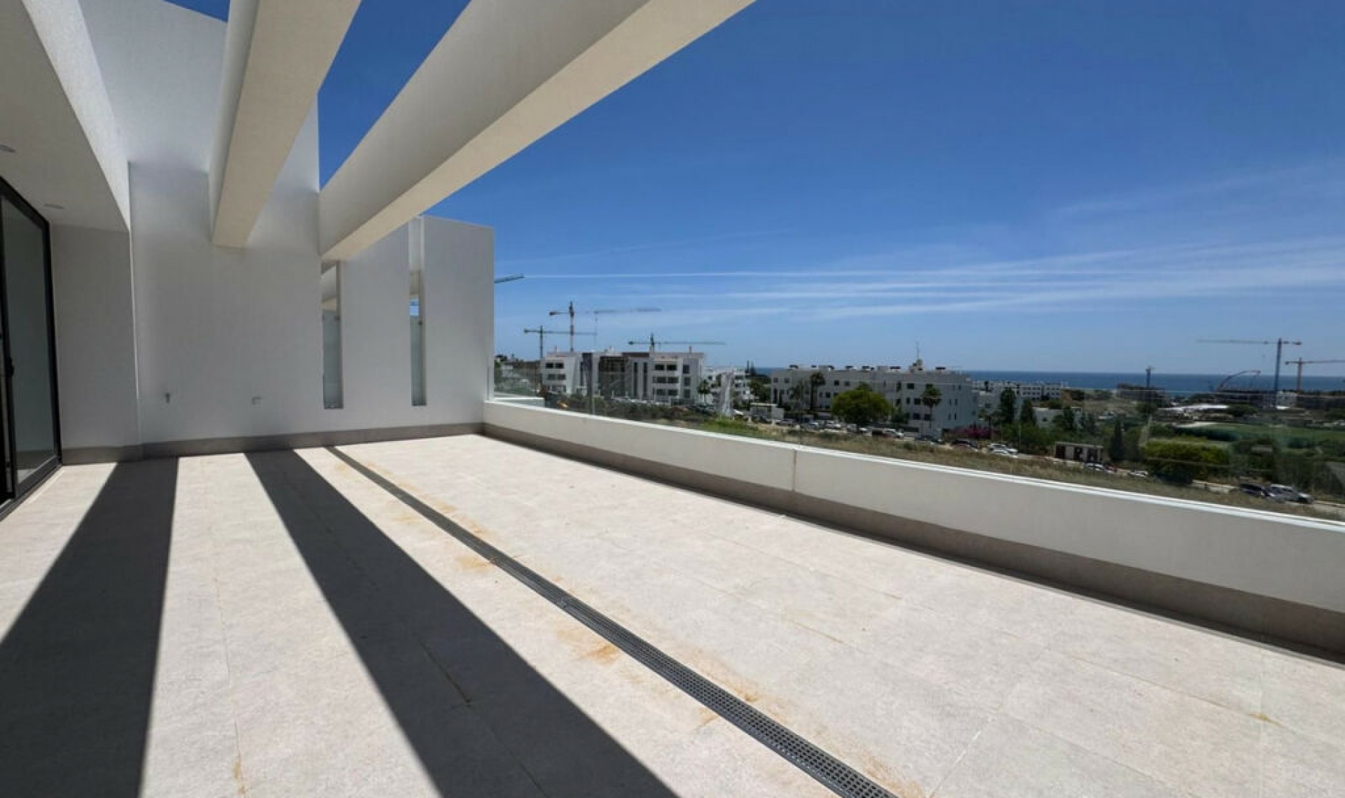 Resale - Apartment -
Estepona