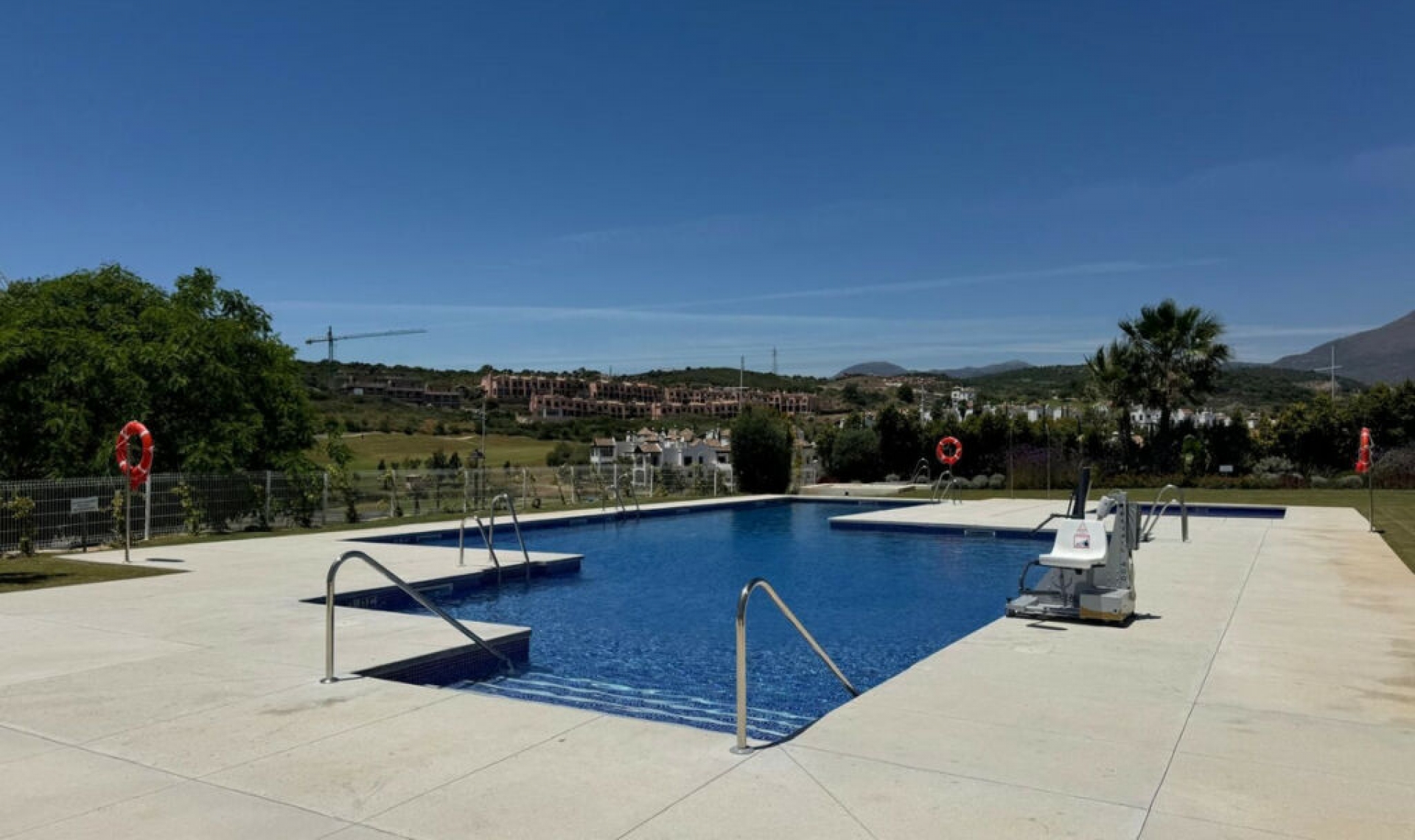 Resale - Apartment -
Estepona