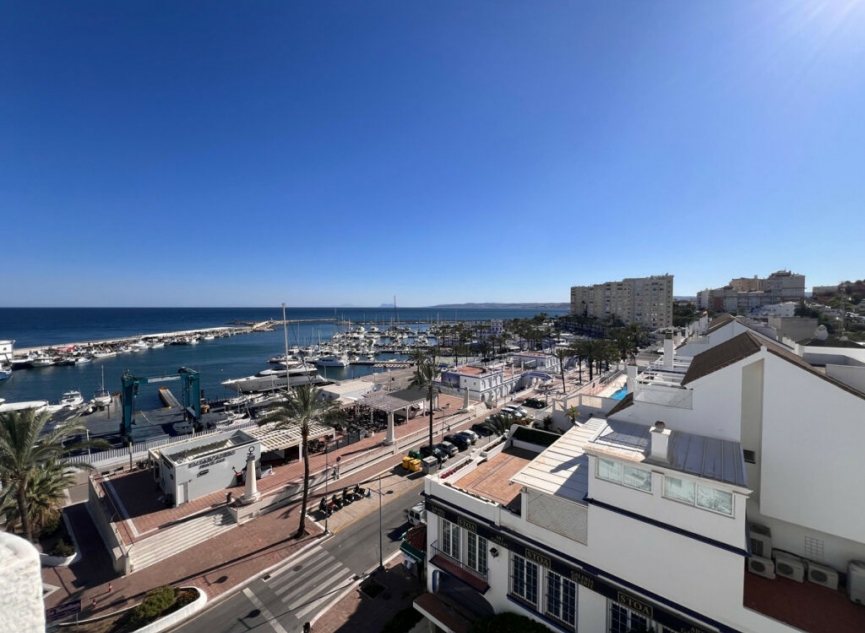 Resale - Apartment -
Estepona
