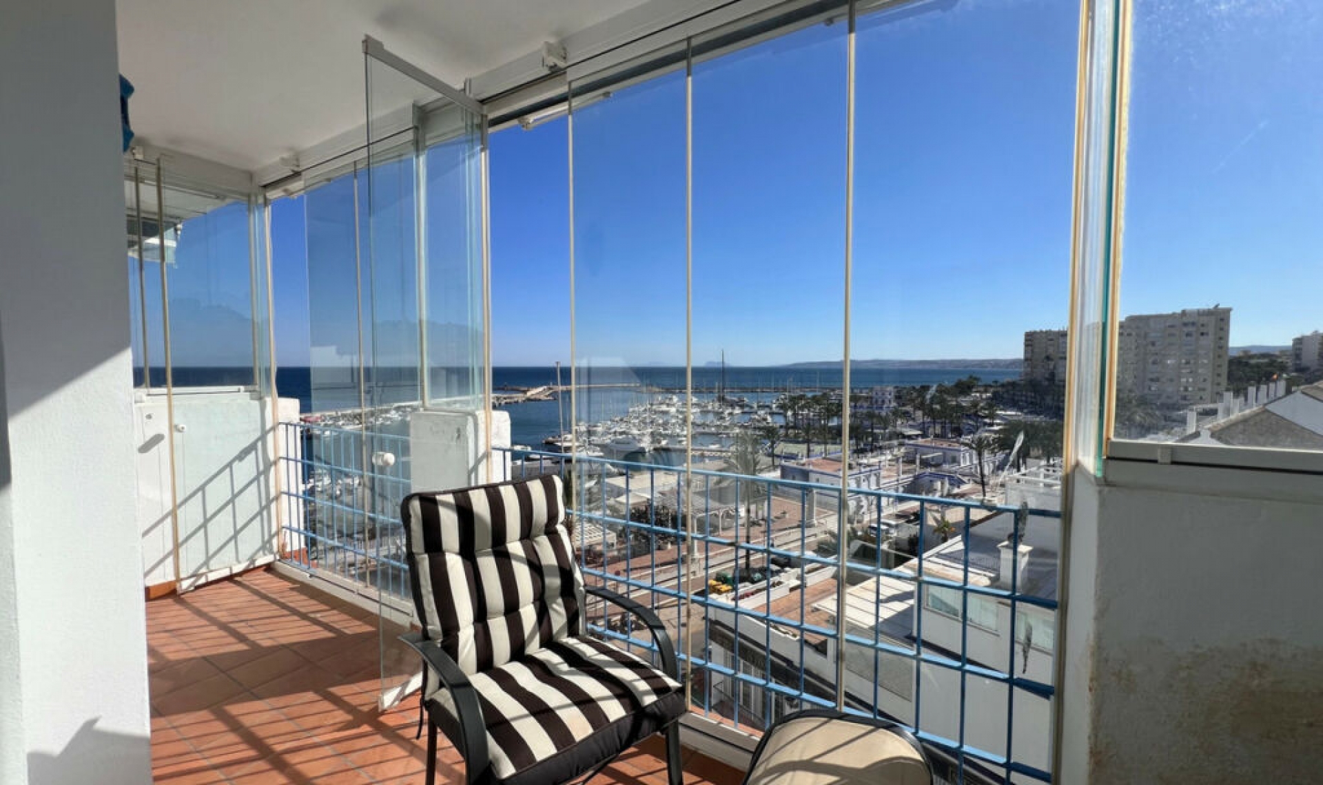 Resale - Apartment -
Estepona