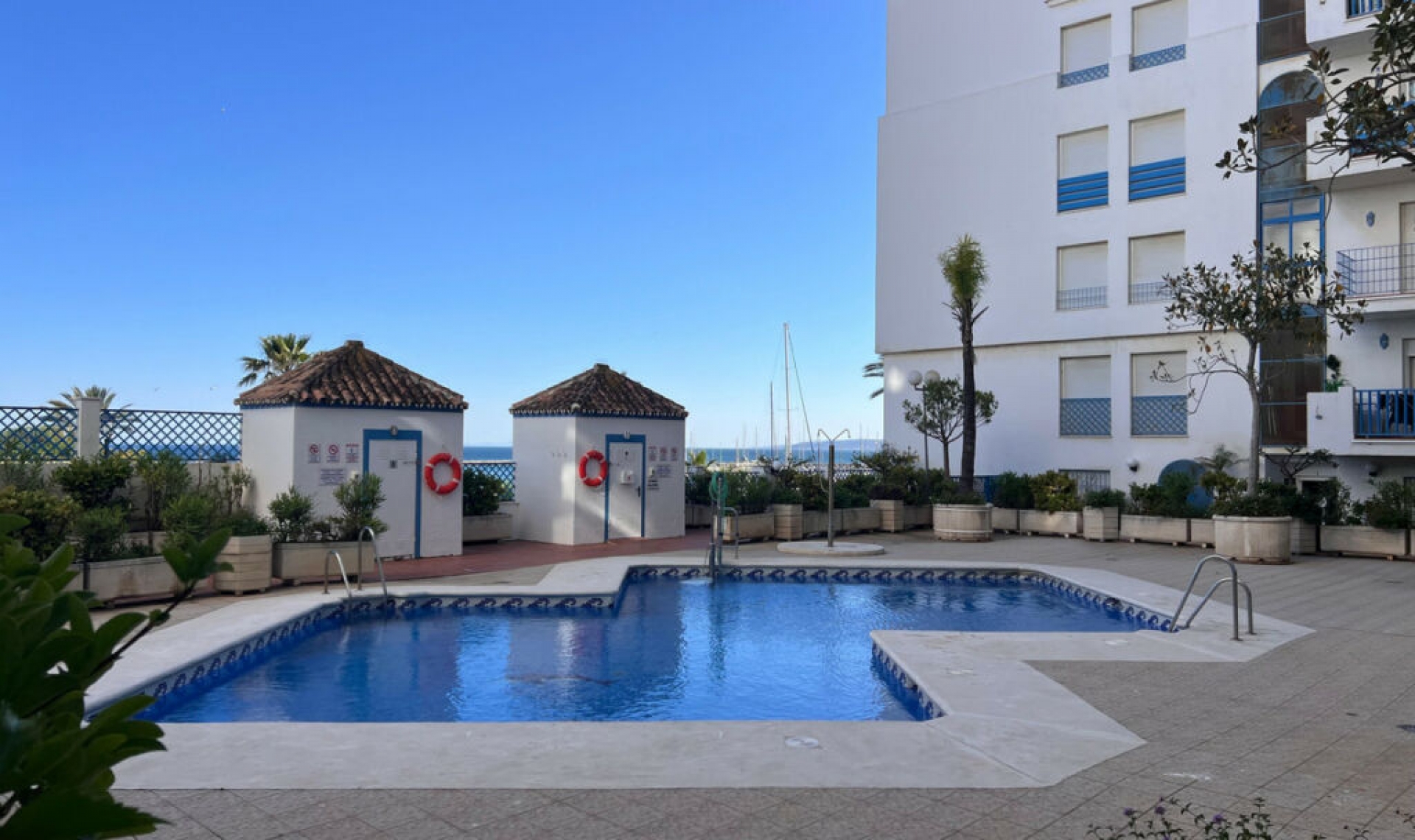 Resale - Apartment -
Estepona