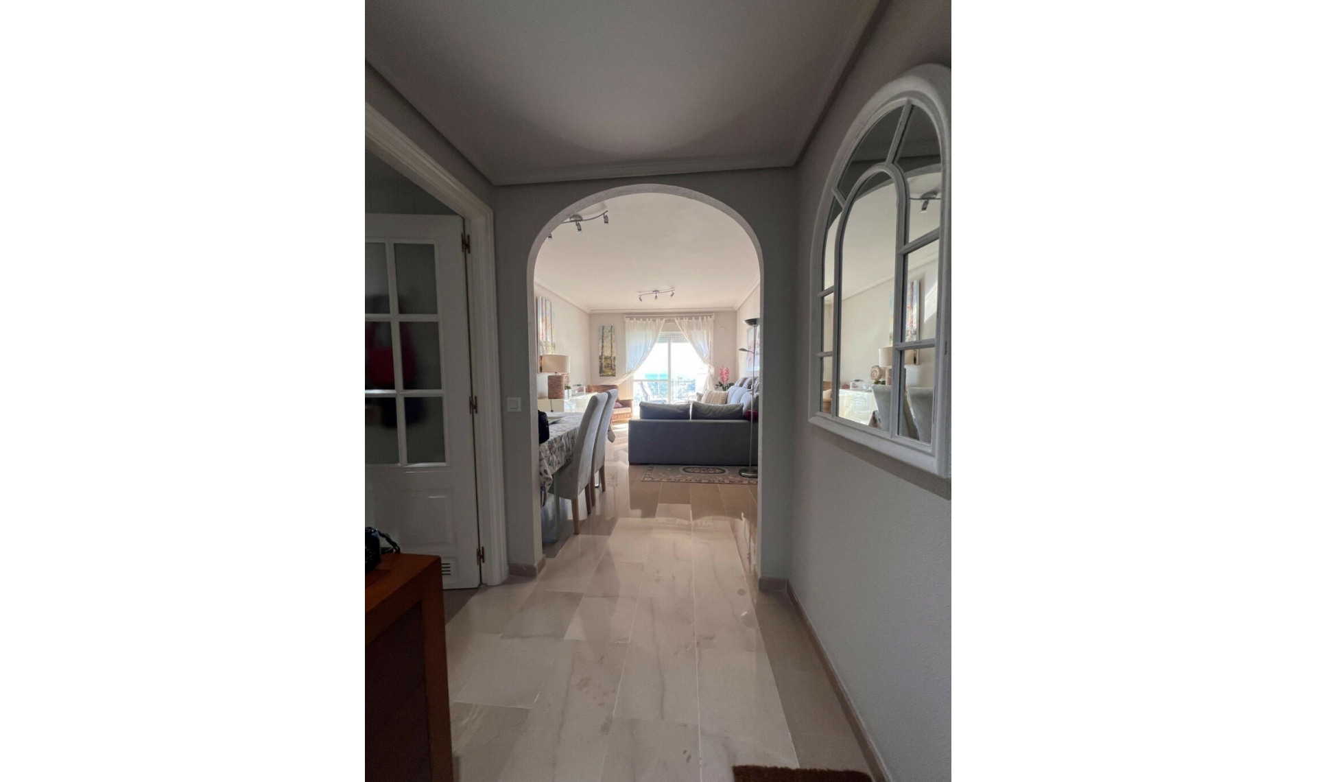 Resale - Apartment -
Estepona