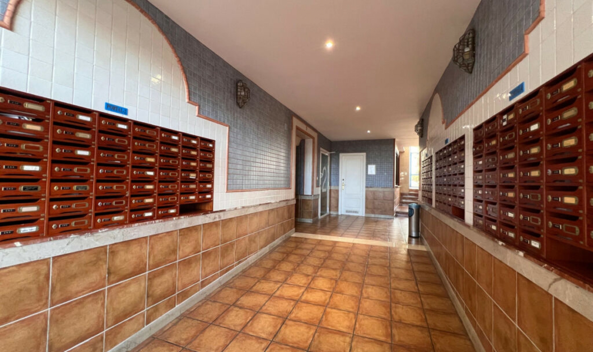 Resale - Apartment -
Estepona