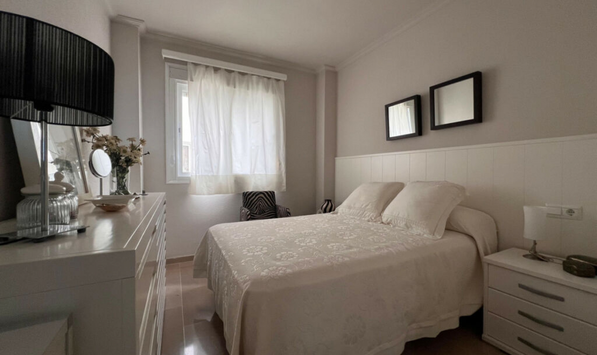 Resale - Apartment -
Estepona