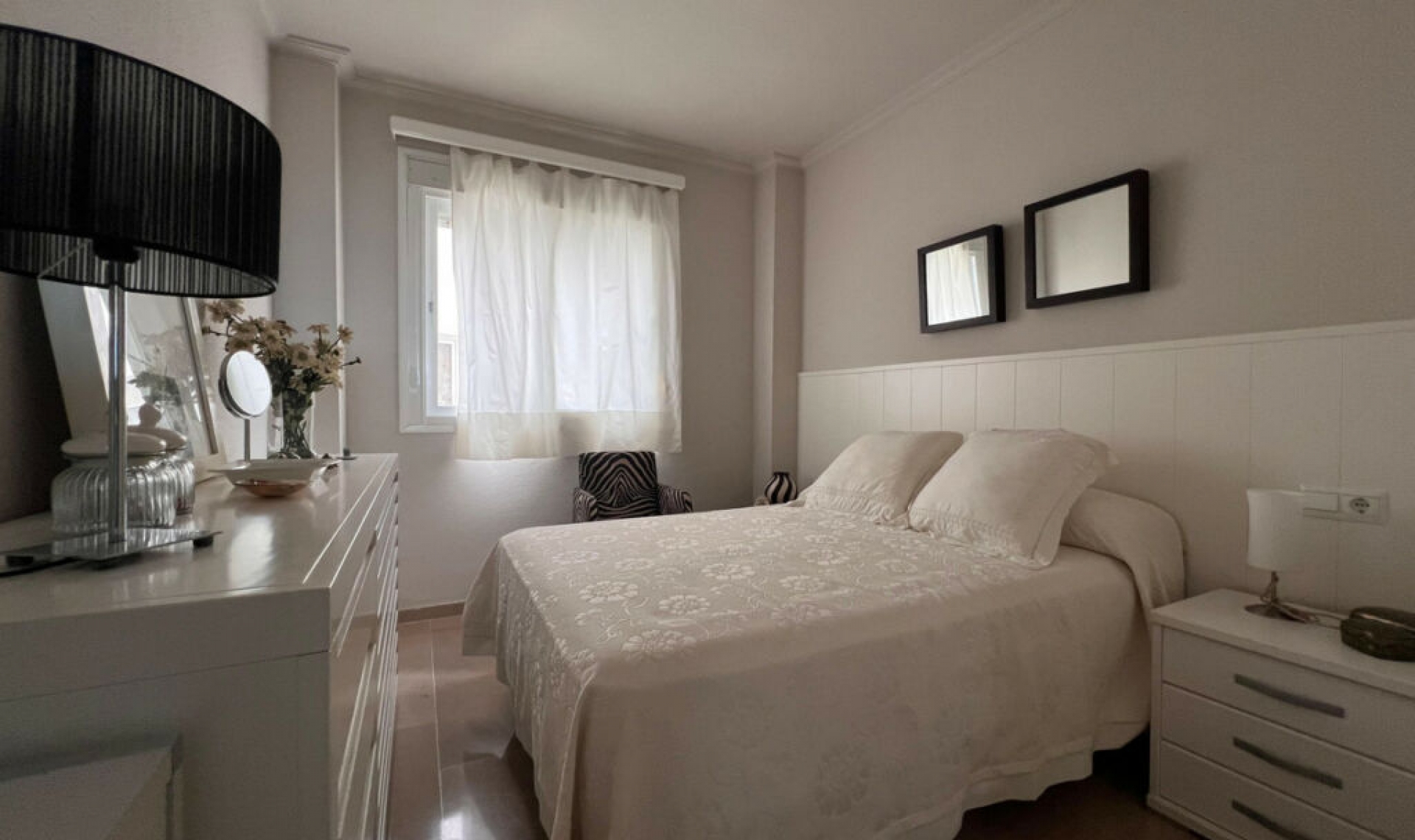 Resale - Apartment -
Estepona