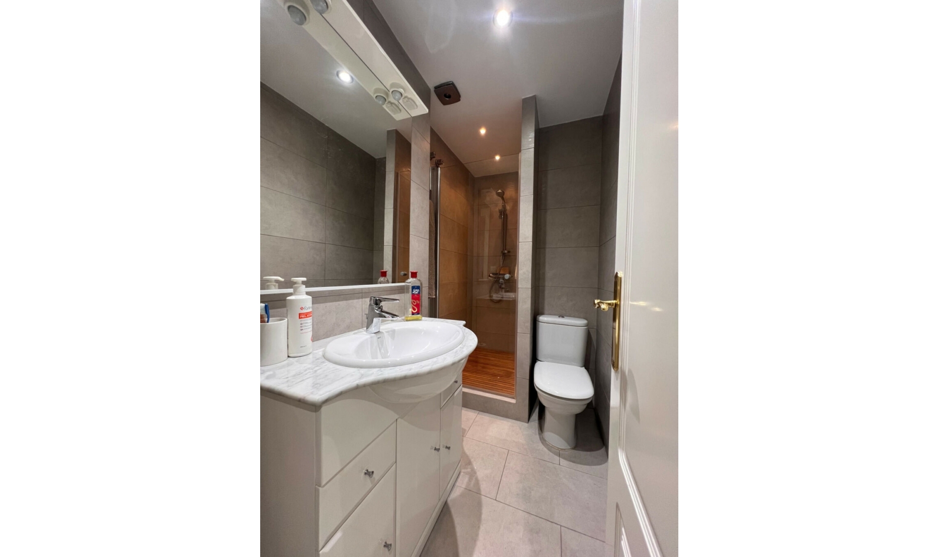 Resale - Apartment -
Estepona