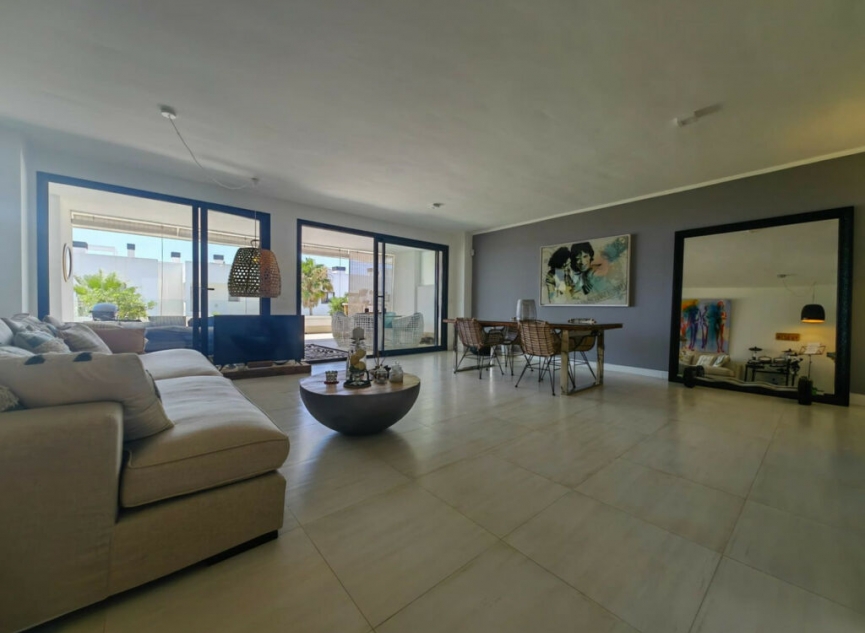 Resale - Apartment -
Estepona