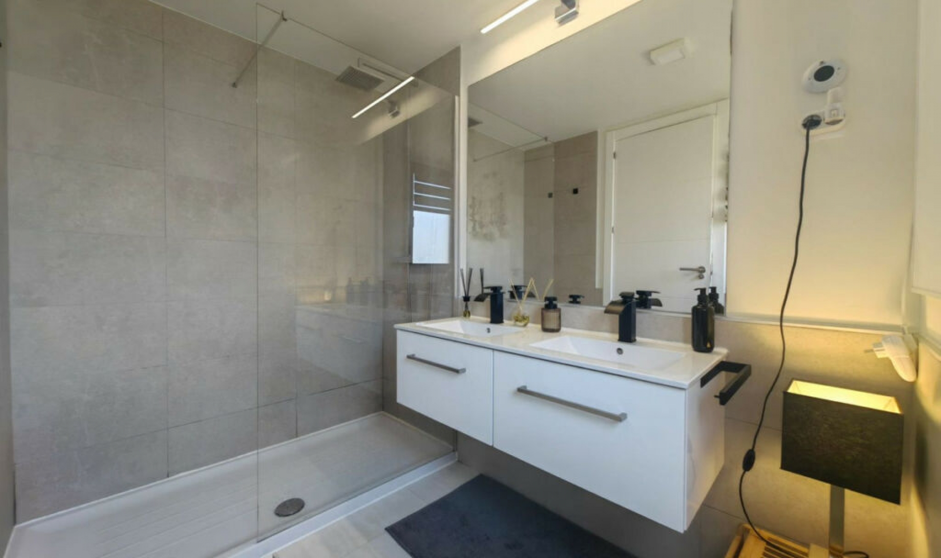 Resale - Apartment -
Estepona