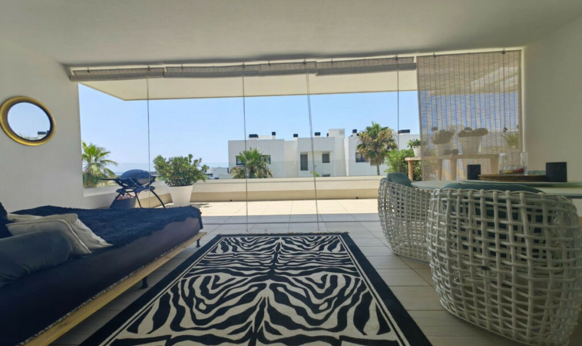Resale - Apartment -
Estepona