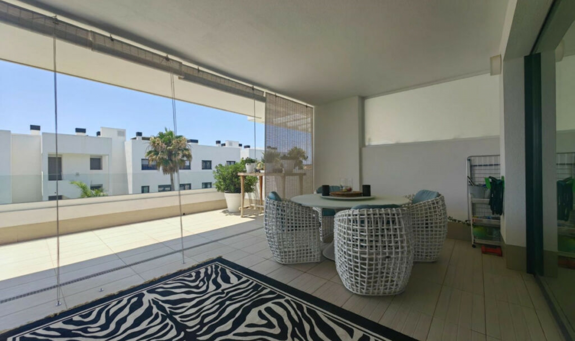 Resale - Apartment -
Estepona