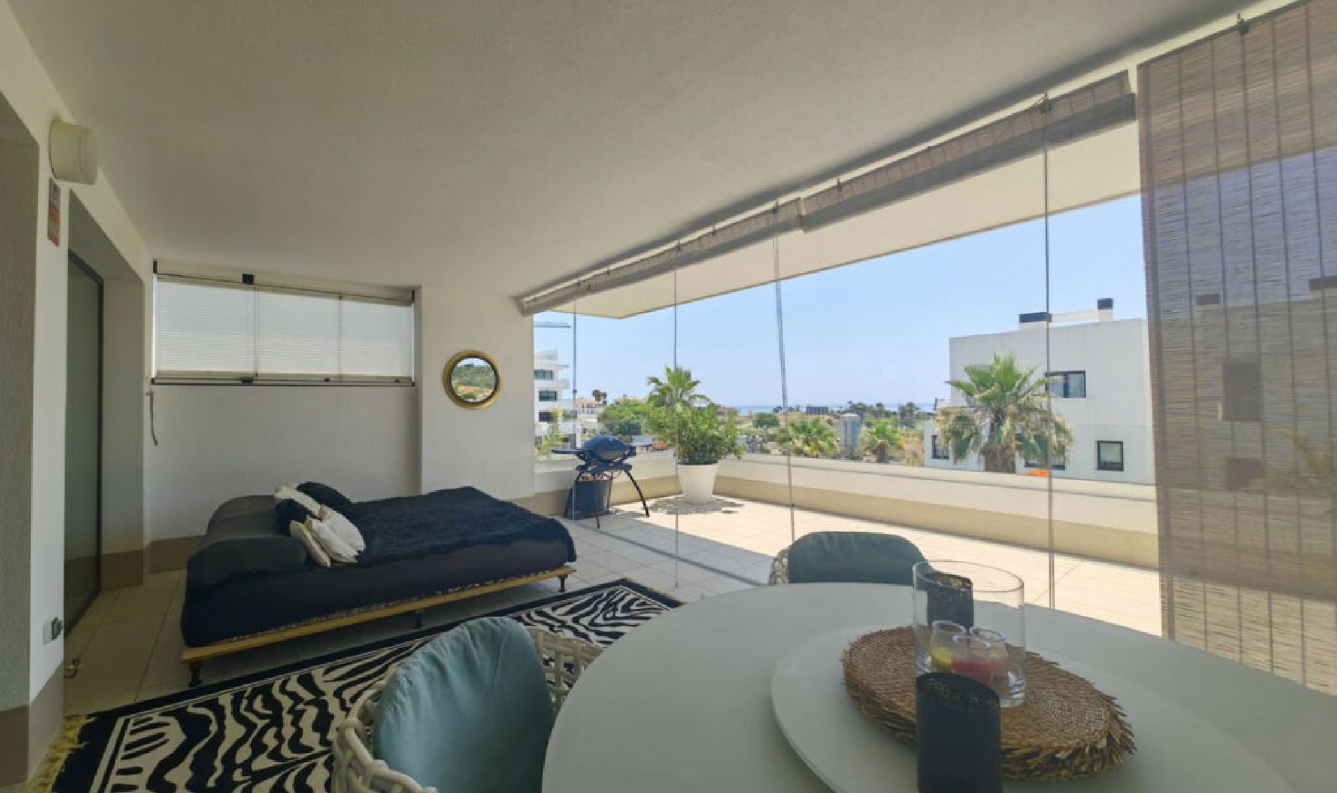 Resale - Apartment -
Estepona