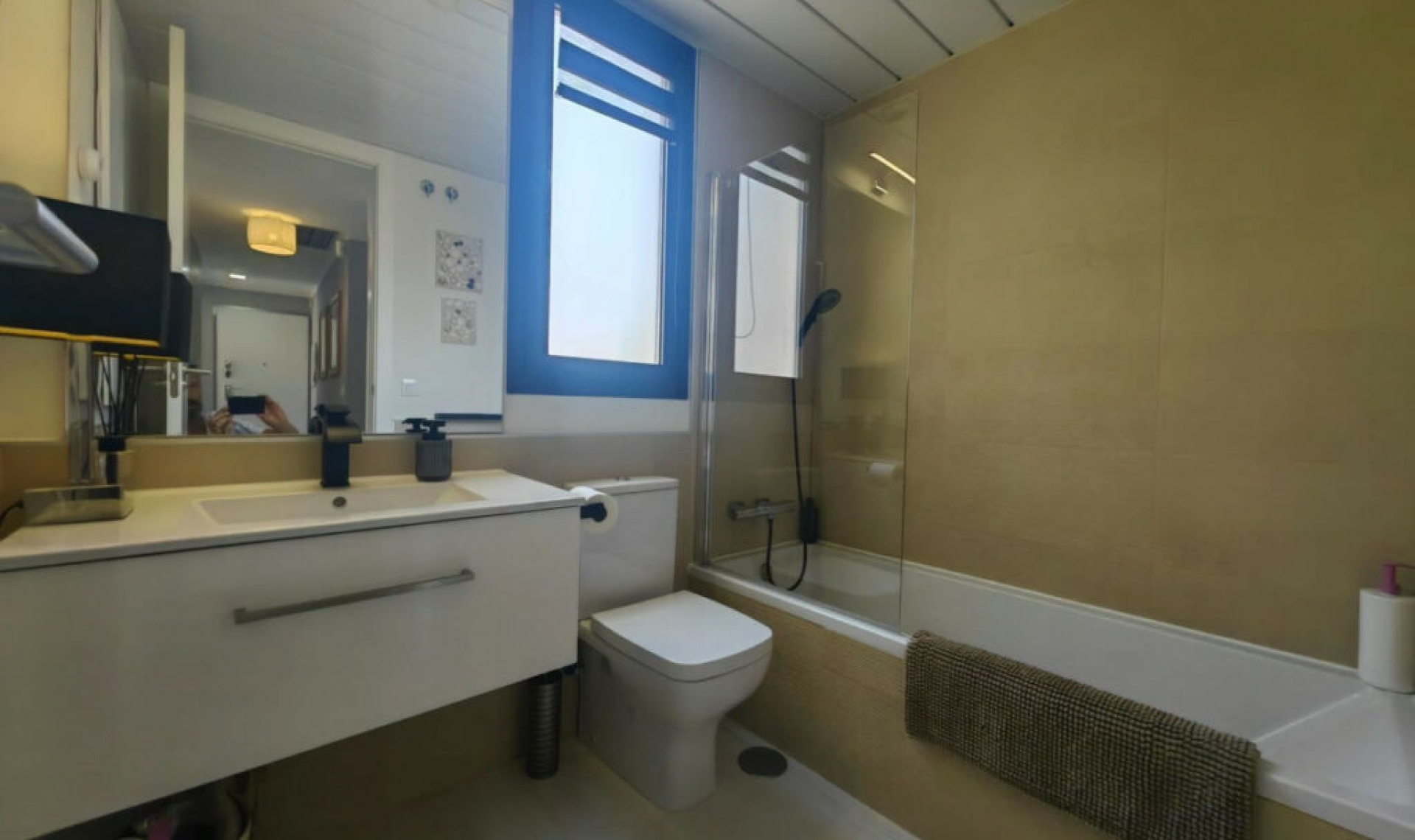 Resale - Apartment -
Estepona
