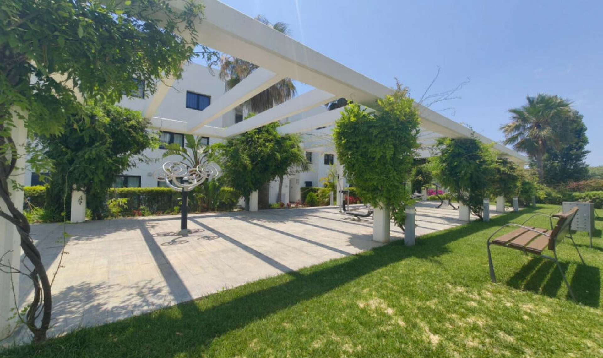 Resale - Apartment -
Estepona