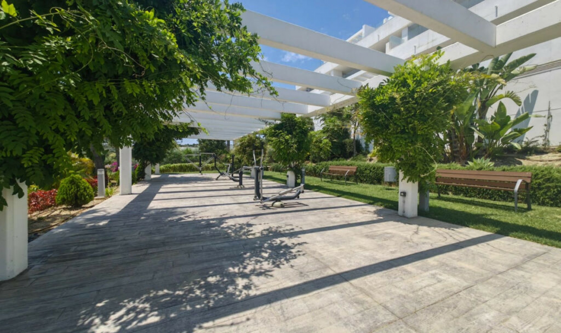 Resale - Apartment -
Estepona