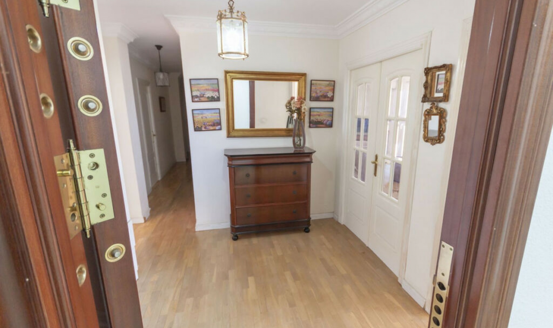 Resale - Apartment -
Estepona