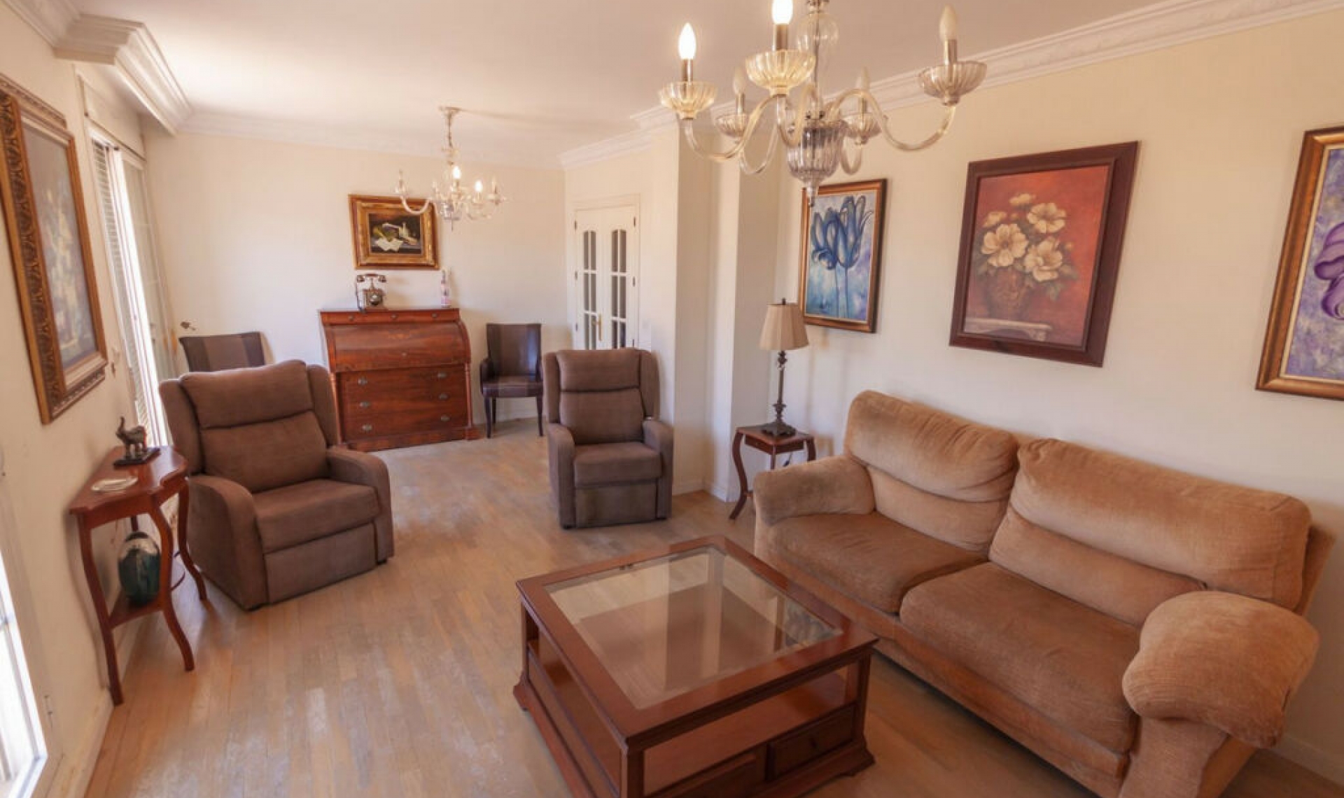 Resale - Apartment -
Estepona