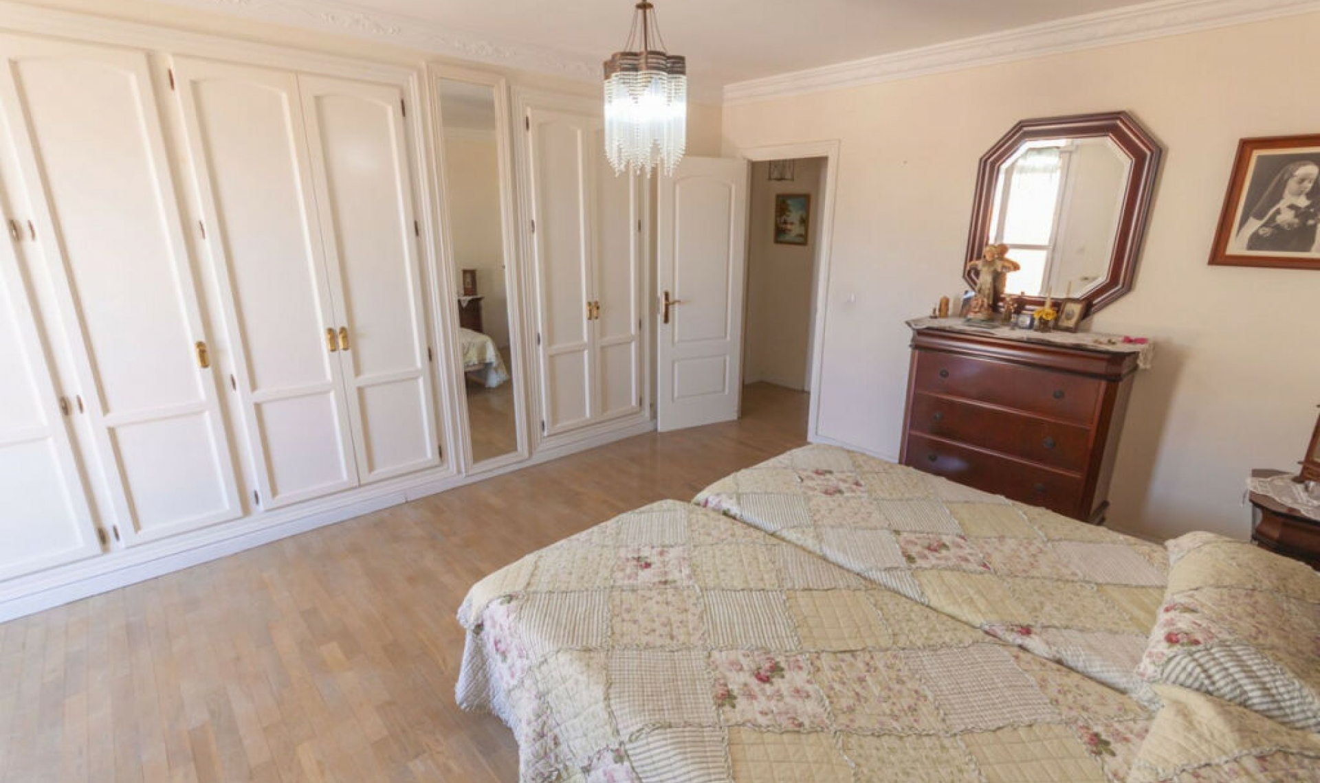 Resale - Apartment -
Estepona