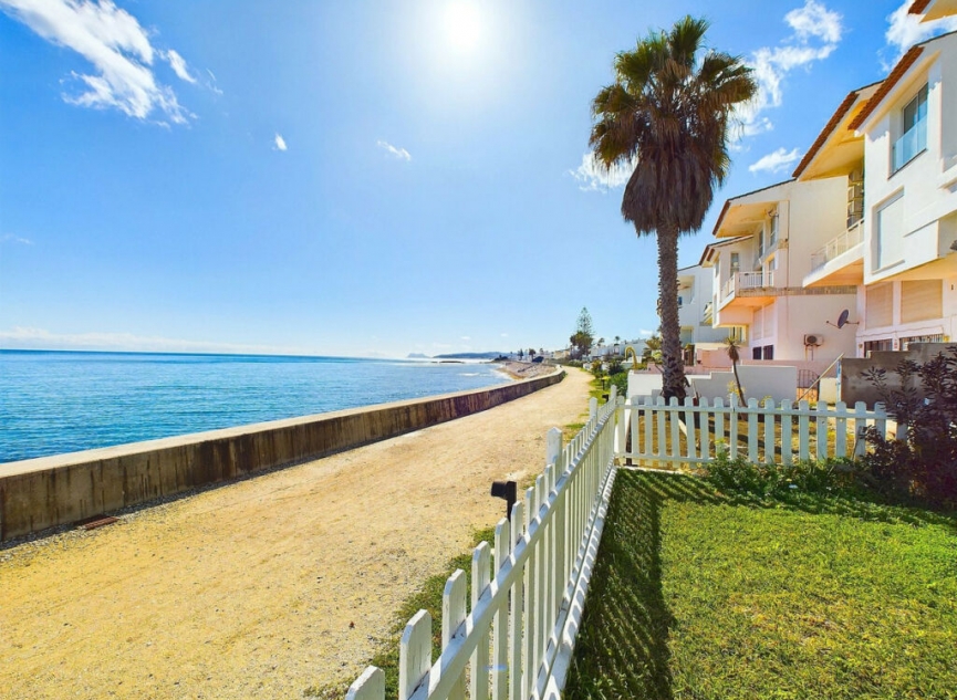 Resale - Apartment -
Estepona
