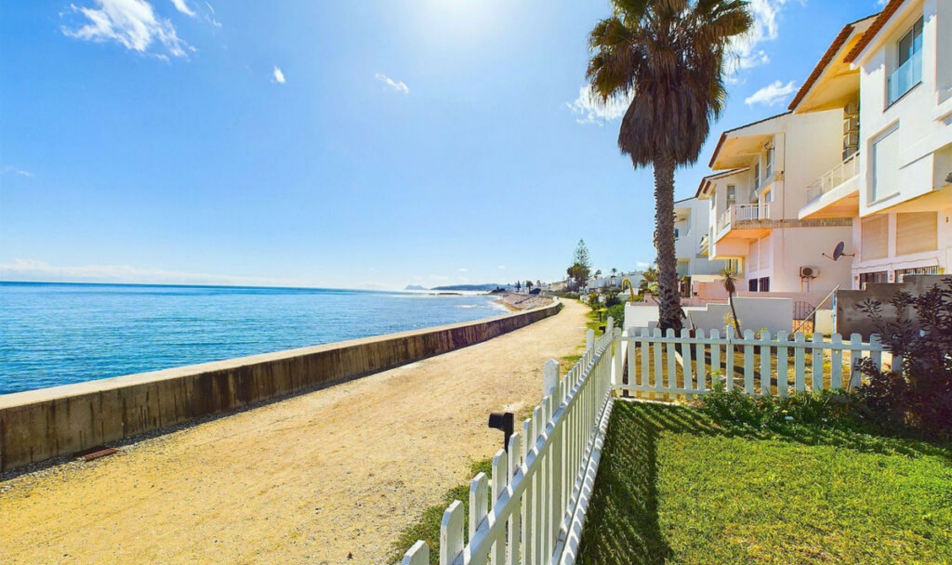Resale - Apartment -
Estepona