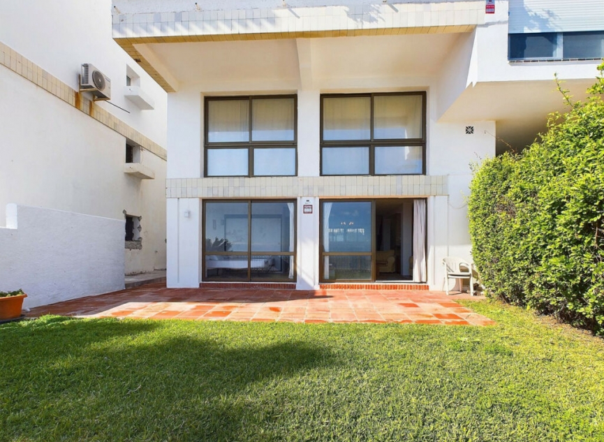 Resale - Apartment -
Estepona