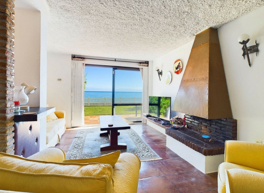 Resale - Apartment -
Estepona